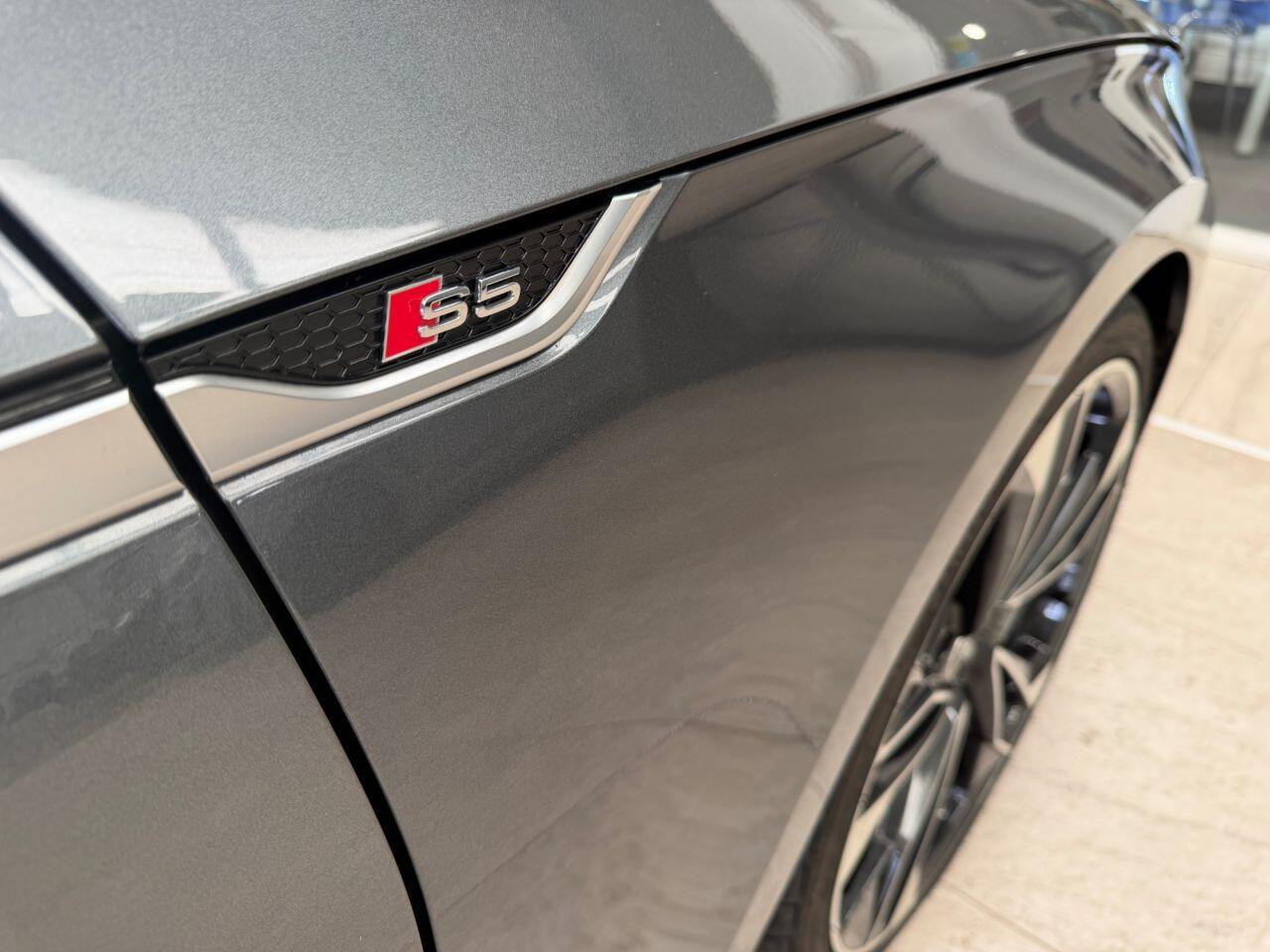 Audi S5 view 28