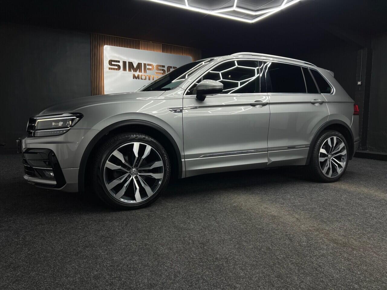 Volkswagen Tiguan view 3