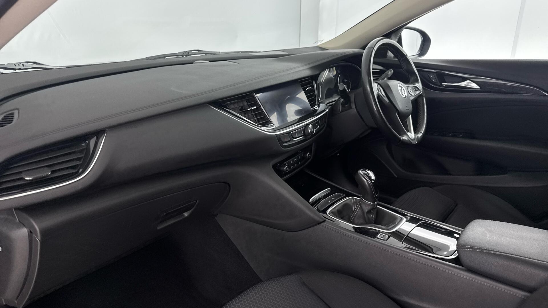 Vauxhall Insignia view 10