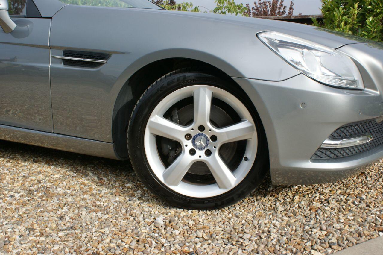 Mercedes-Benz SLK view 7