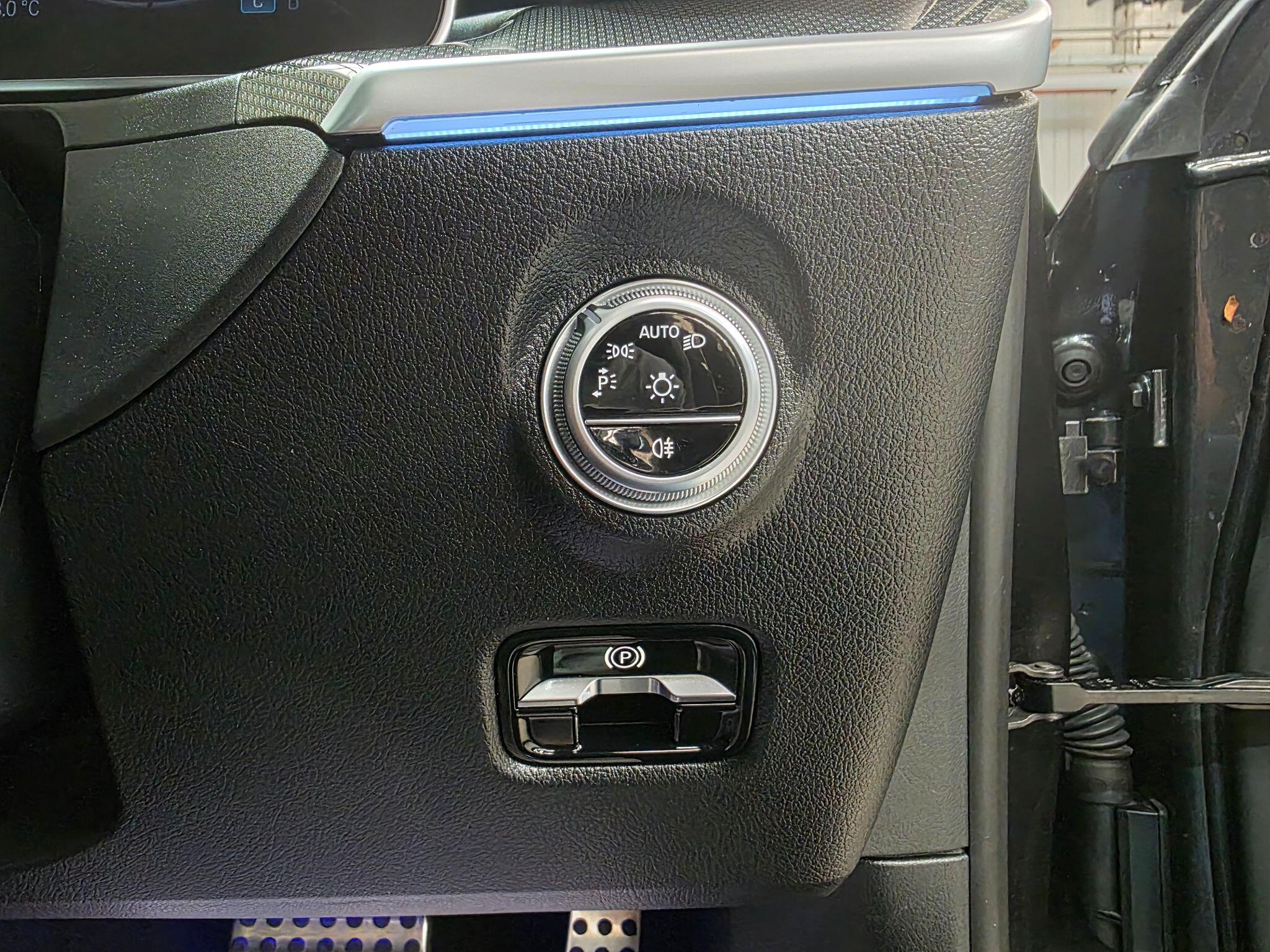 Mercedes-Benz C Class view 19