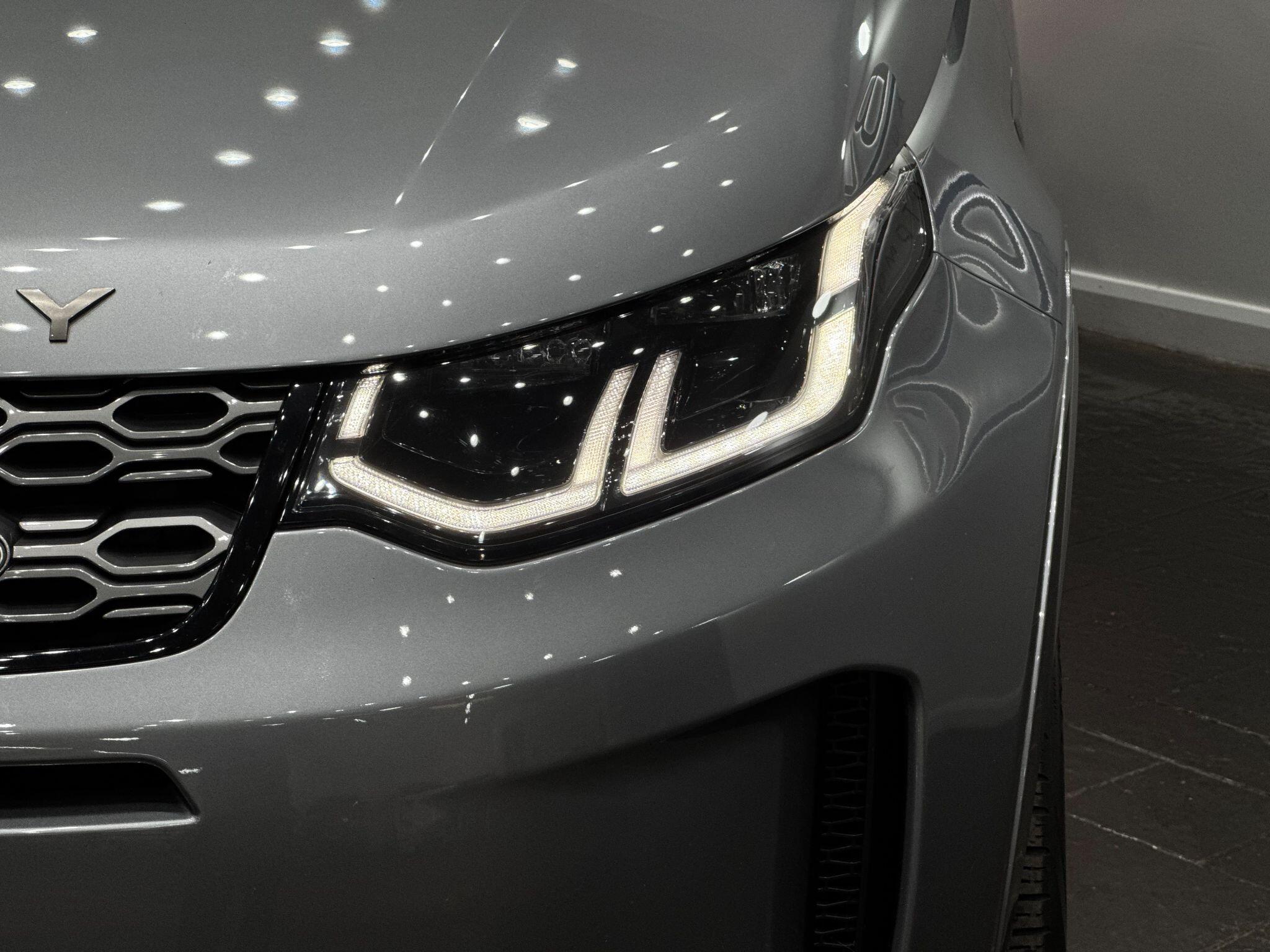 Land Rover Discovery Sport view 10