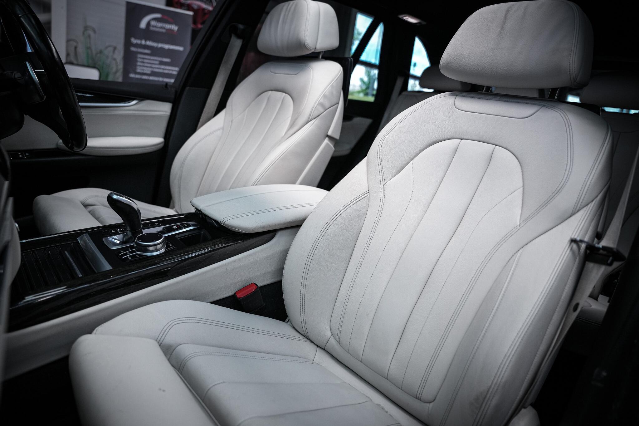 BMW X5 view 24