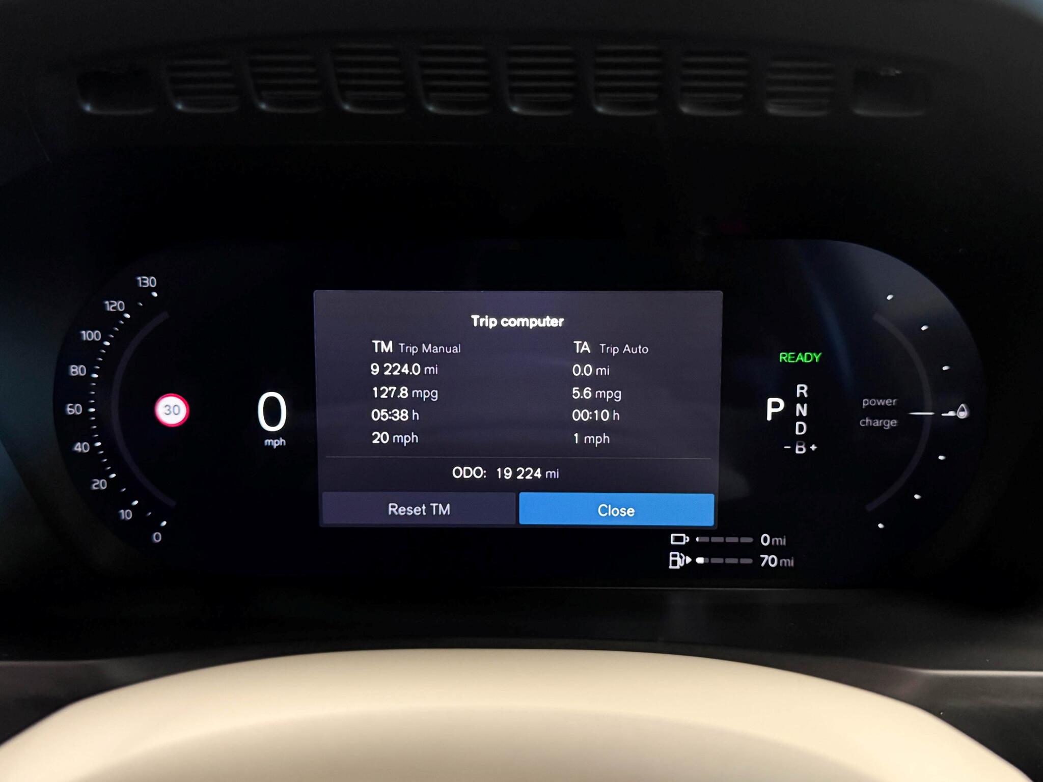 Volvo XC90 view 16
