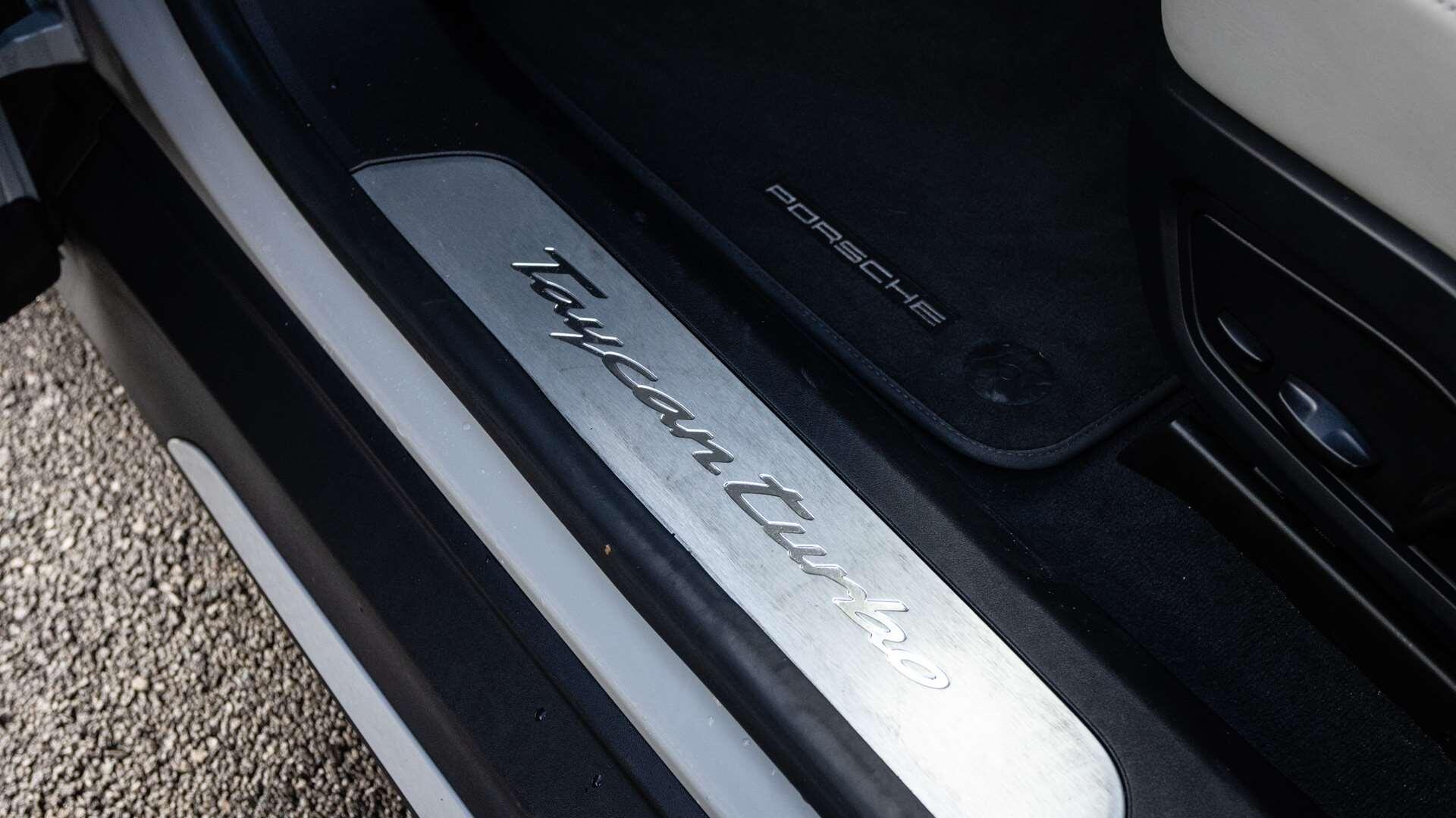 Porsche Taycan view 31