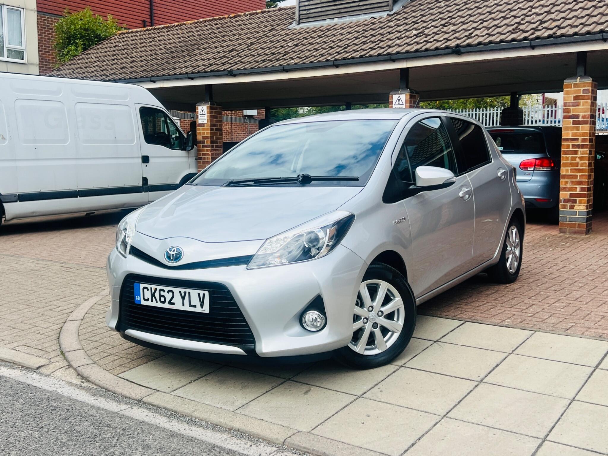 Toyota Yaris view 12
