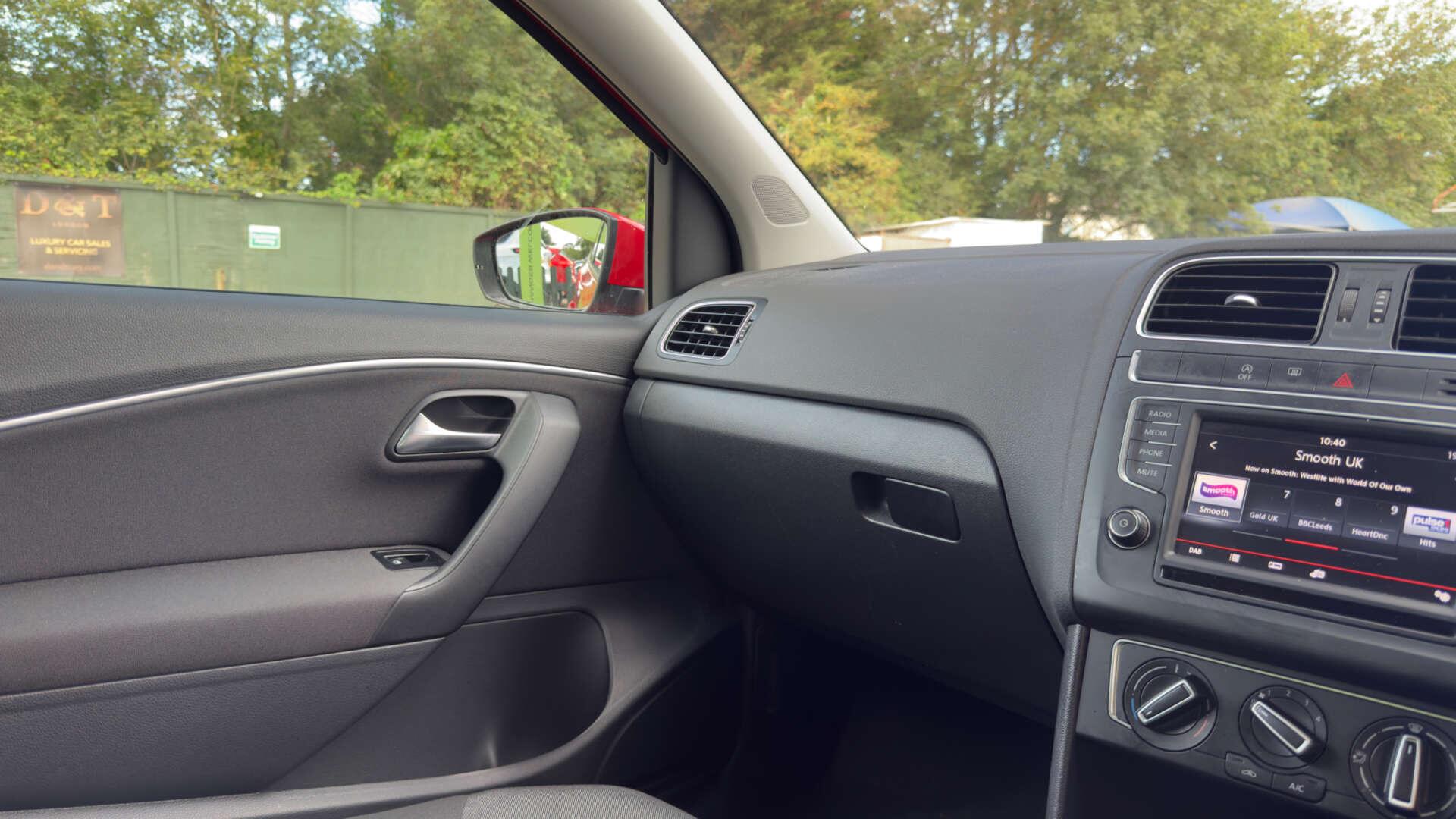 Volkswagen Polo view 31