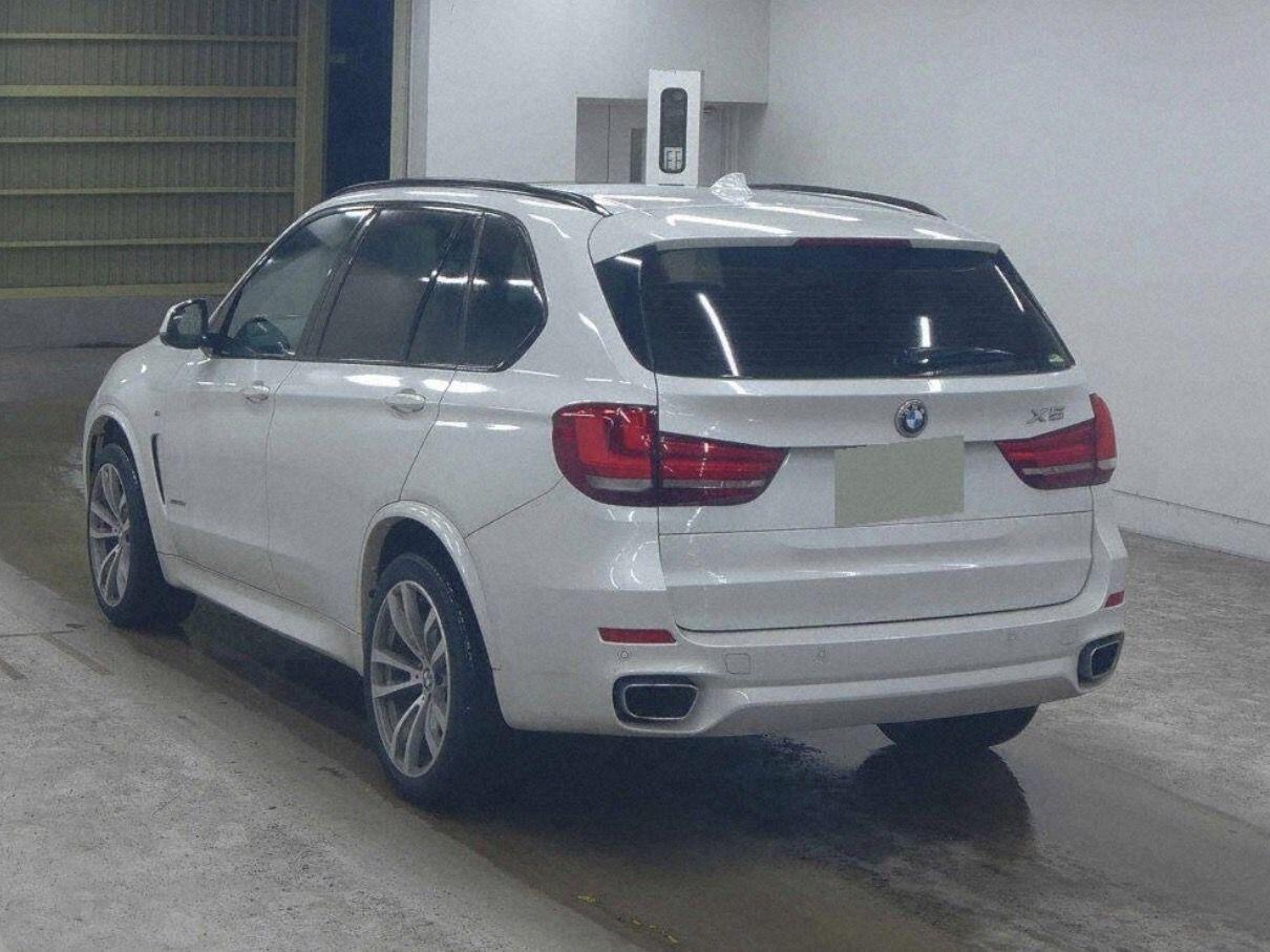 BMW X5 view 3