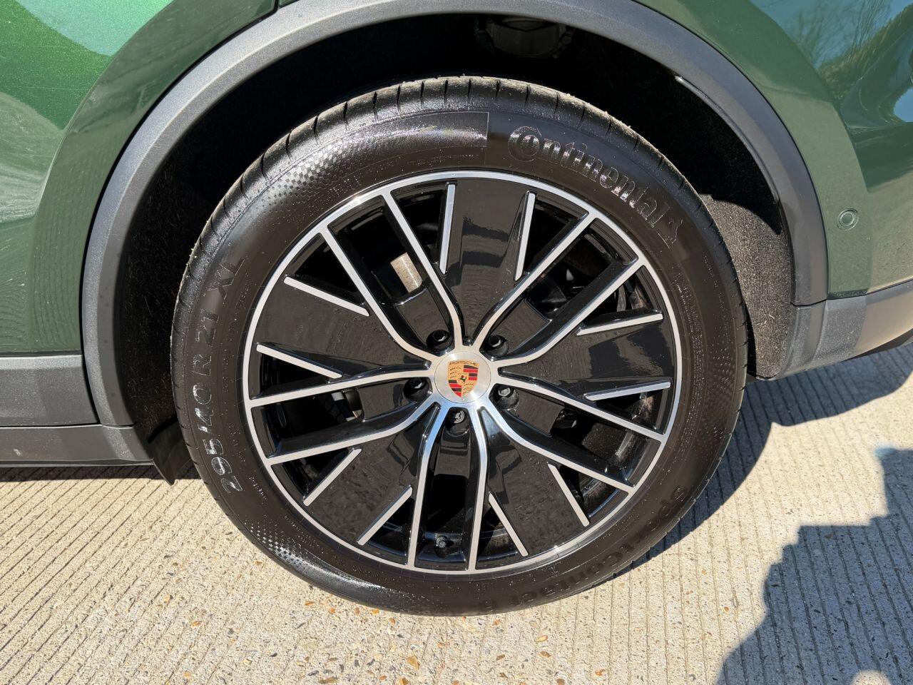 Porsche Macan view 9