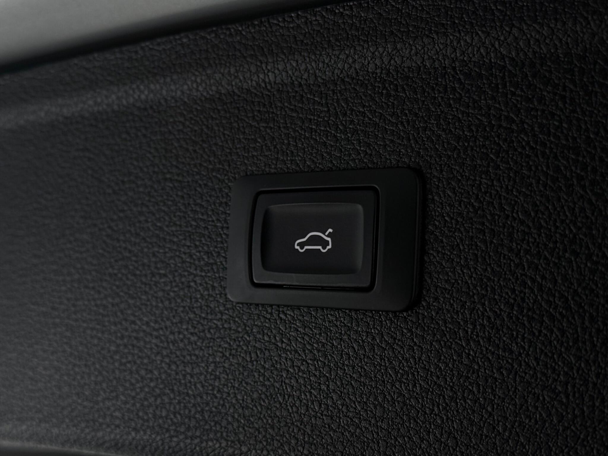 Audi Q5 view 12