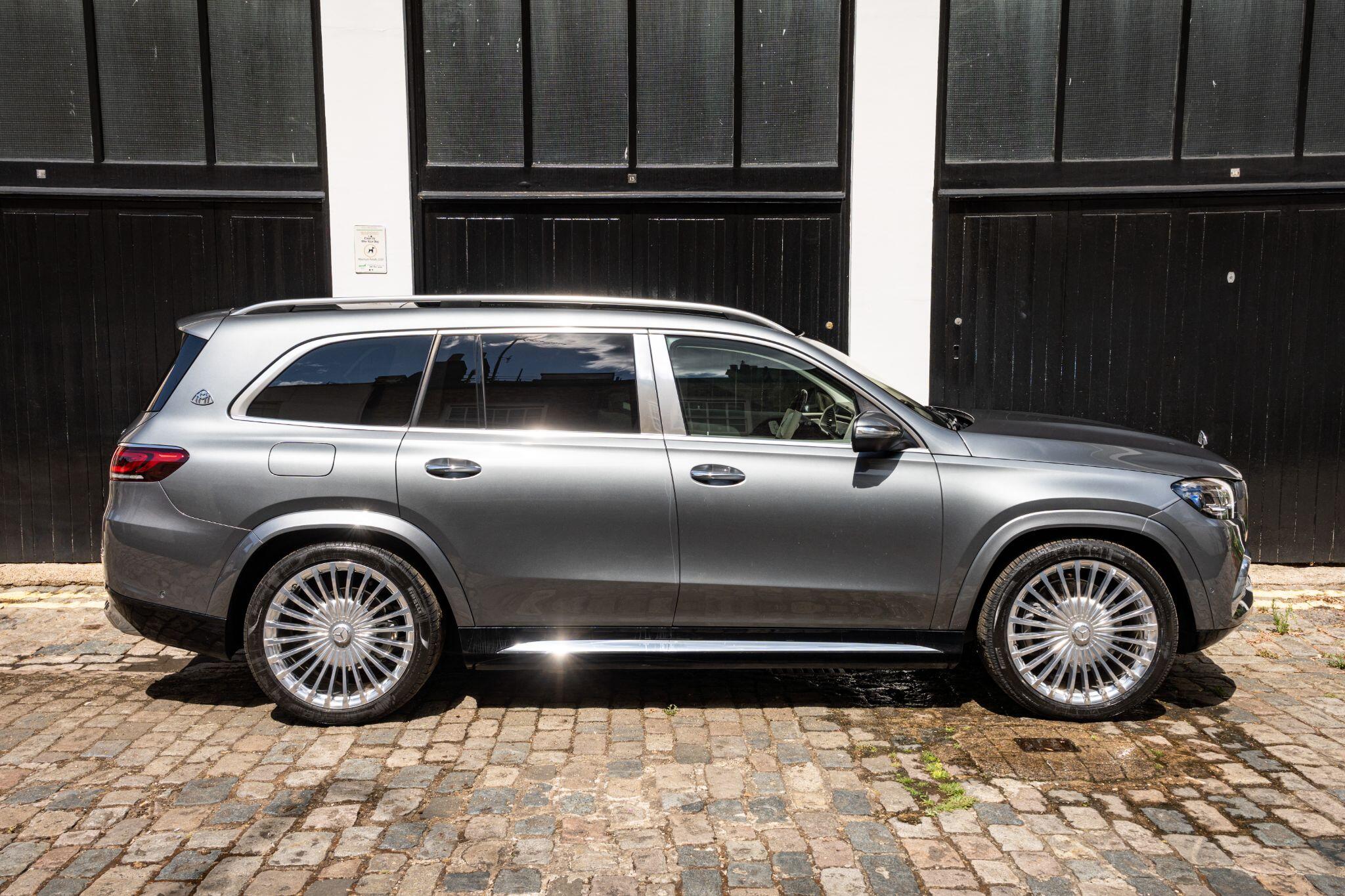 Mercedes-Benz GLS view 14