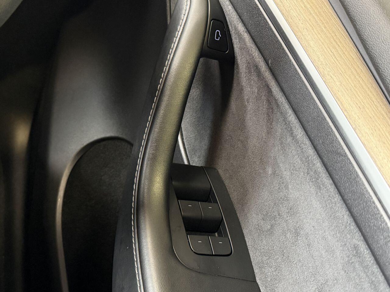 Tesla Model Y view 42