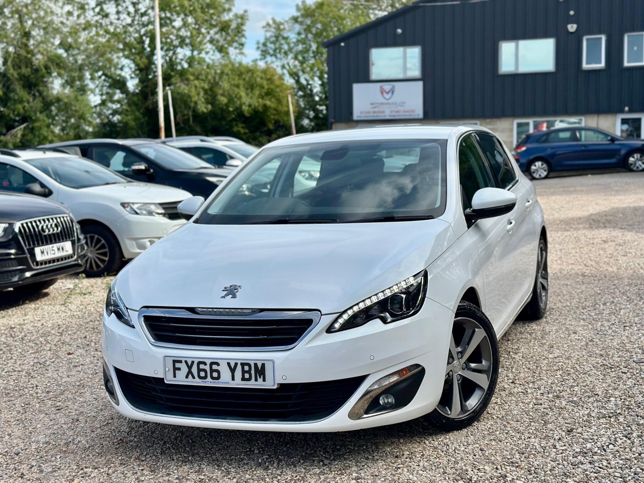 Peugeot 308 view 3