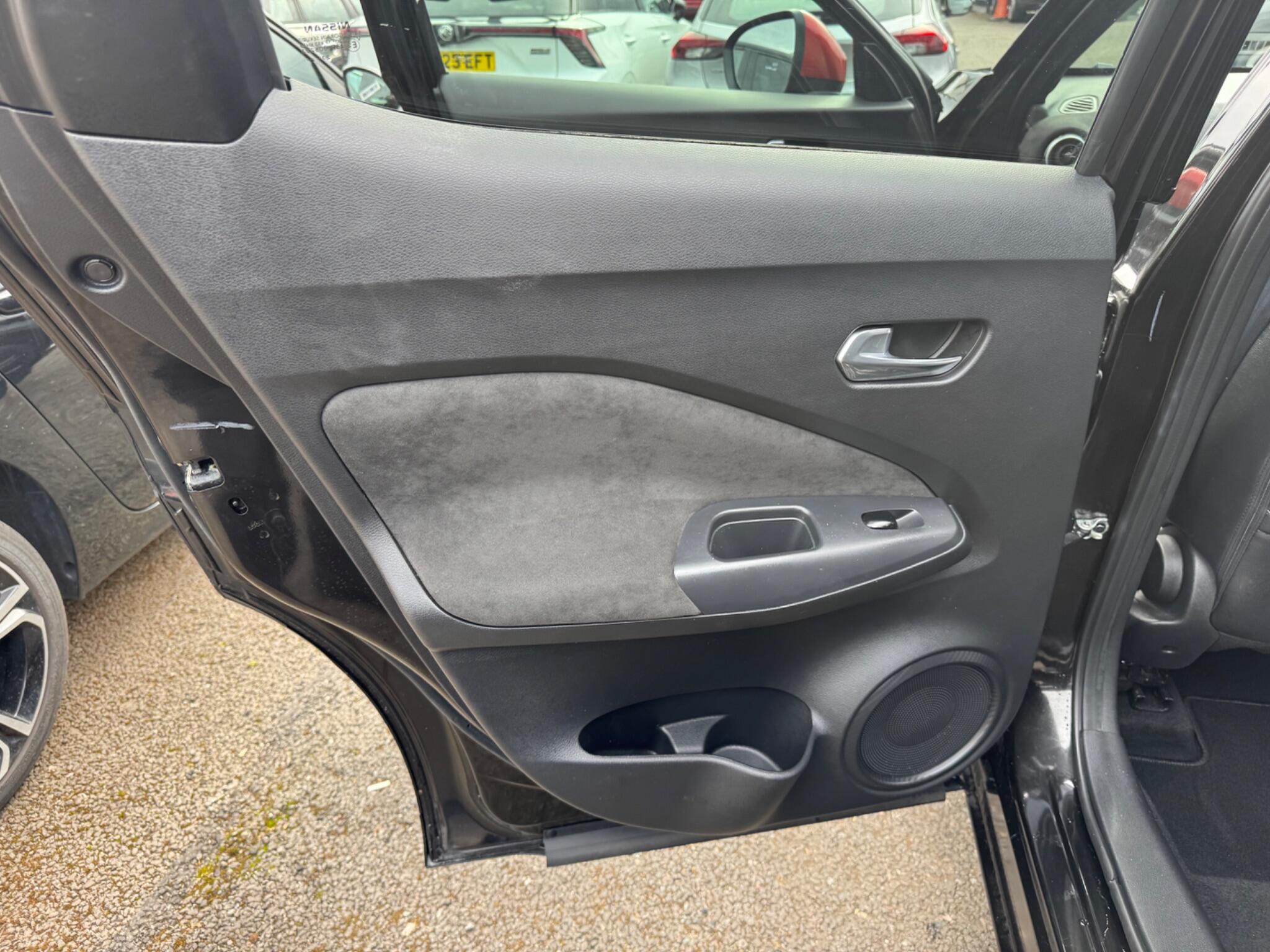 Nissan Juke view 43
