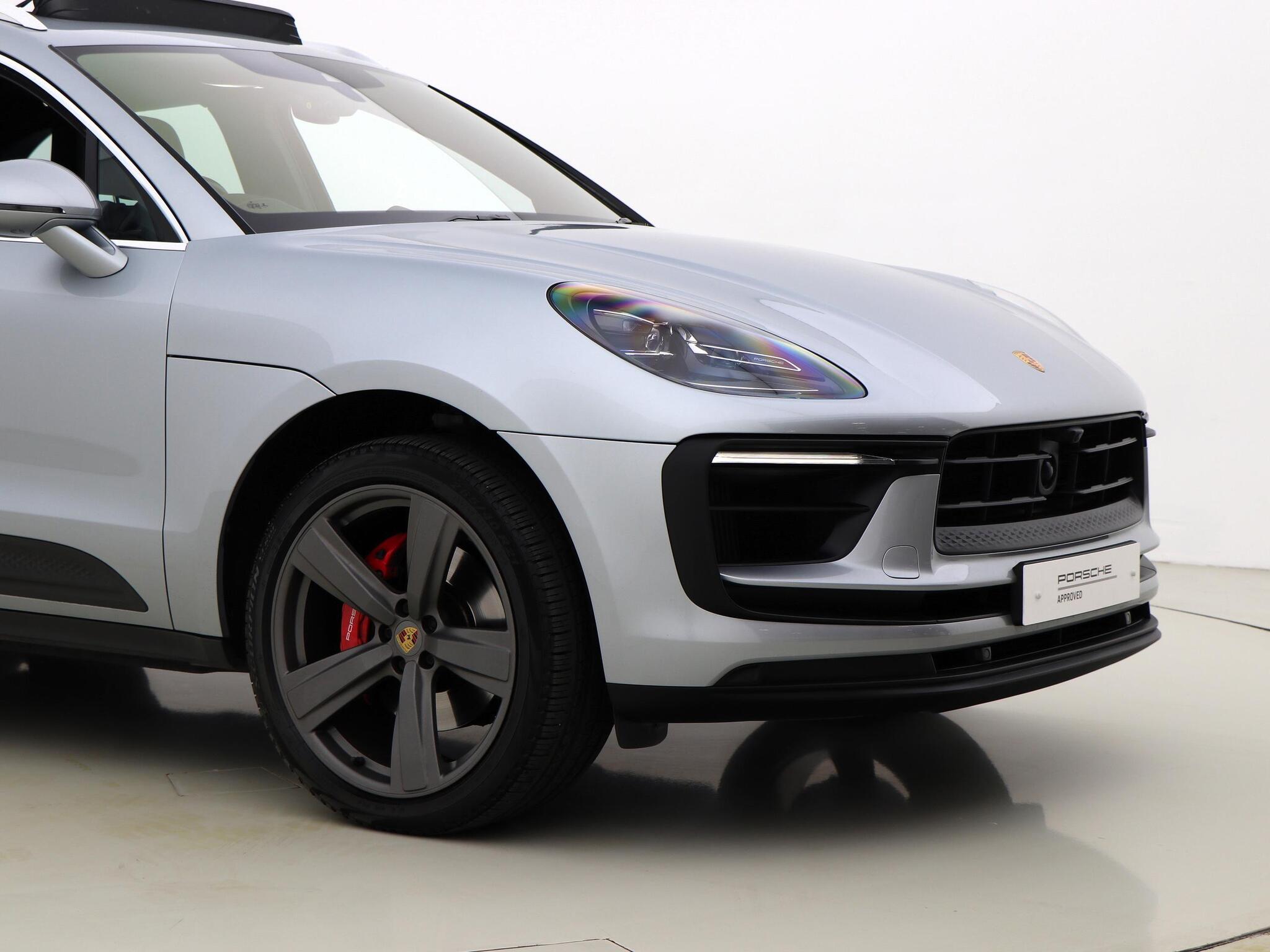 Porsche Macan view 11
