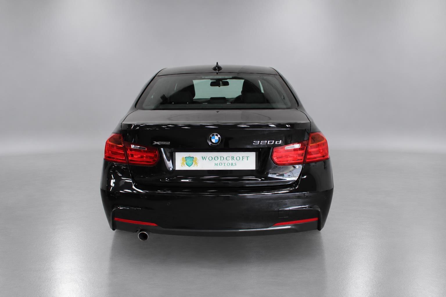 BMW 3 Series view 14