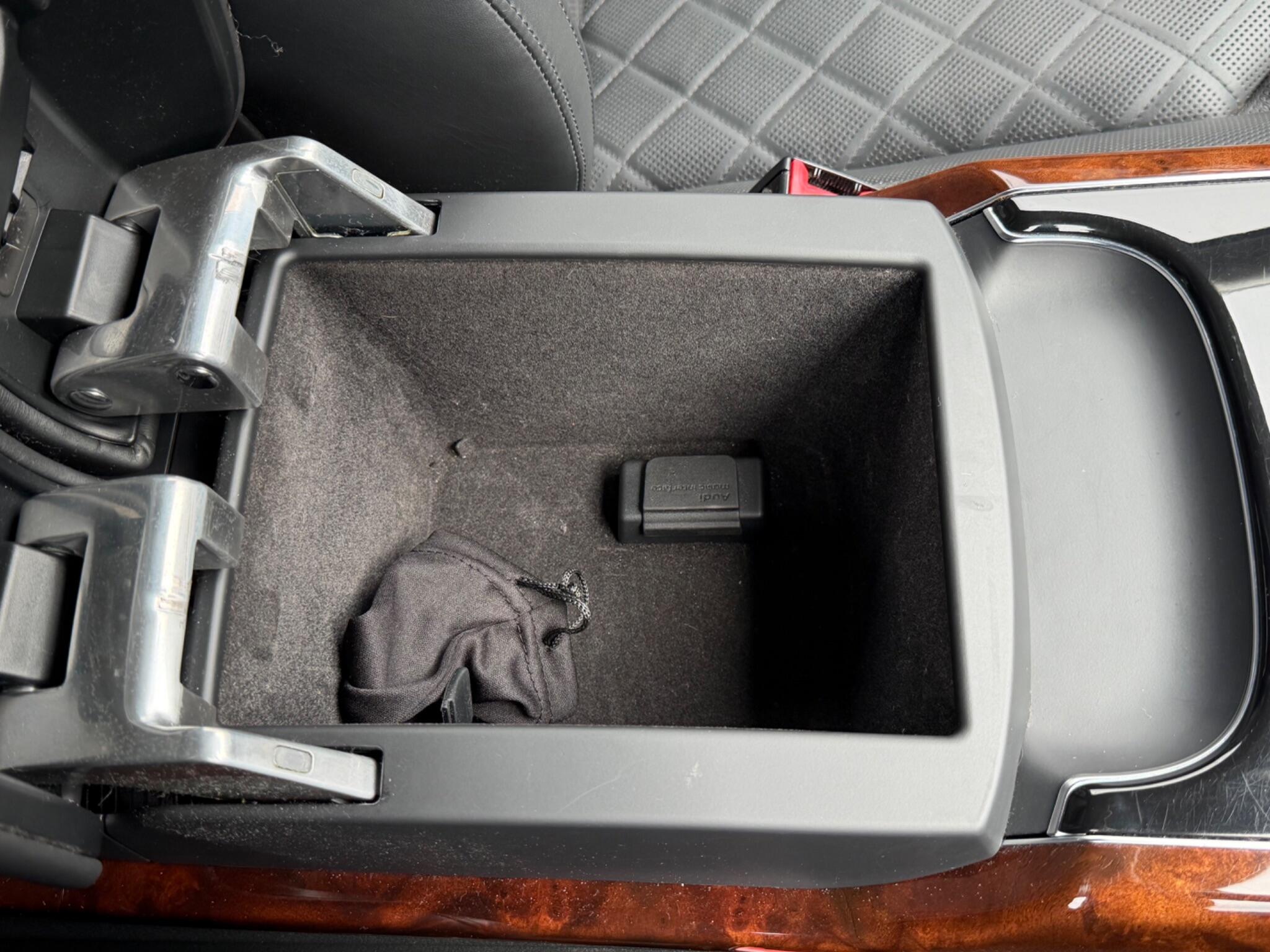 Audi A8 view 47