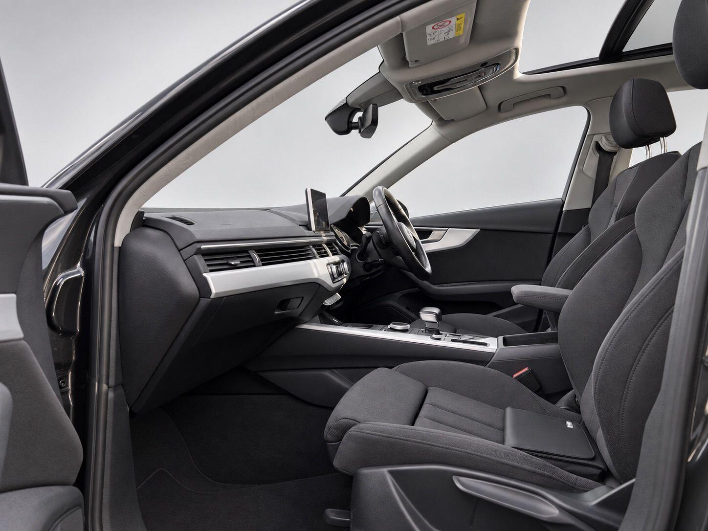 Audi A4 view 34
