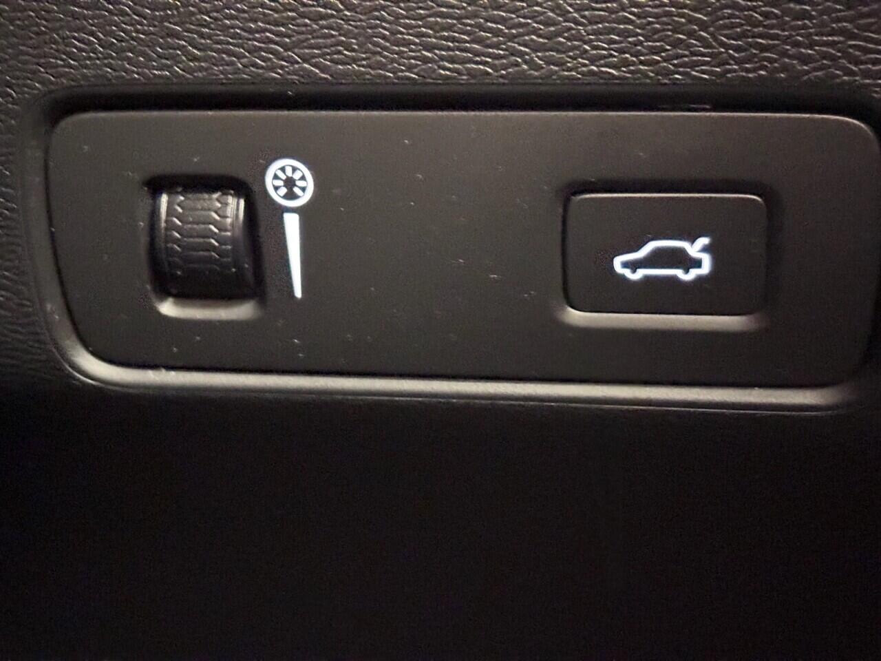 Volvo XC40 view 37