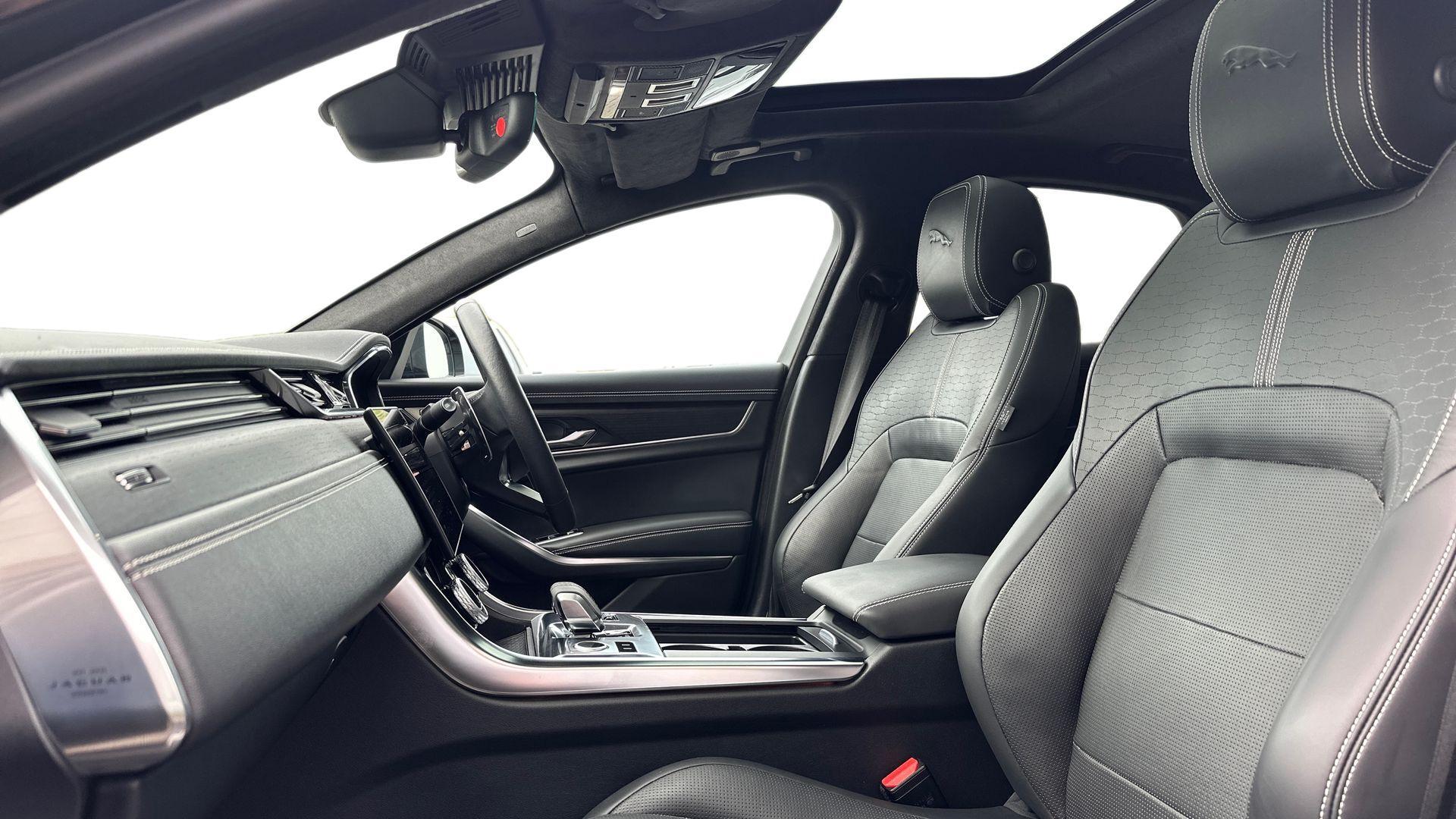 Jaguar XF view 3