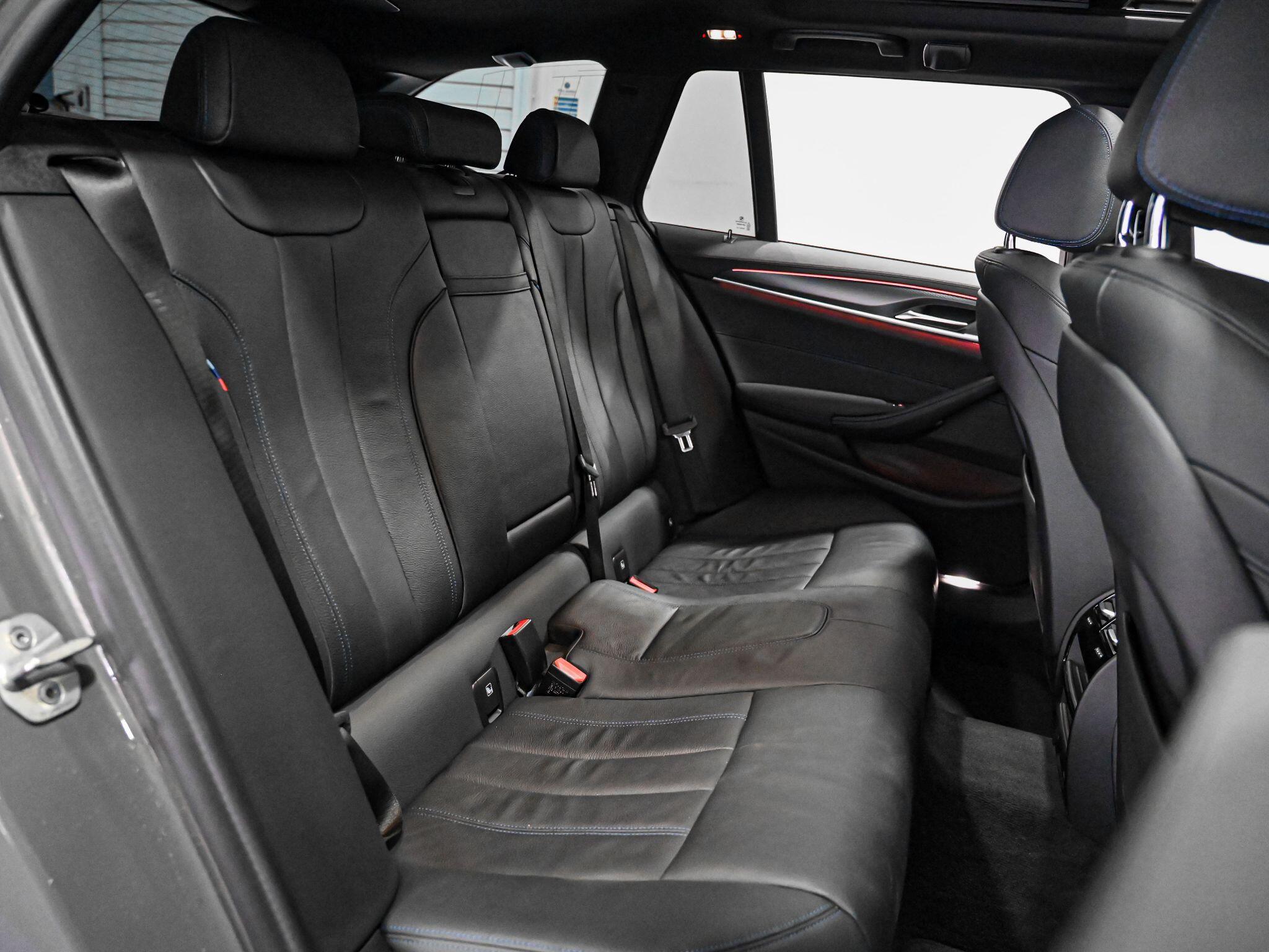 BMW 5 Series view 12