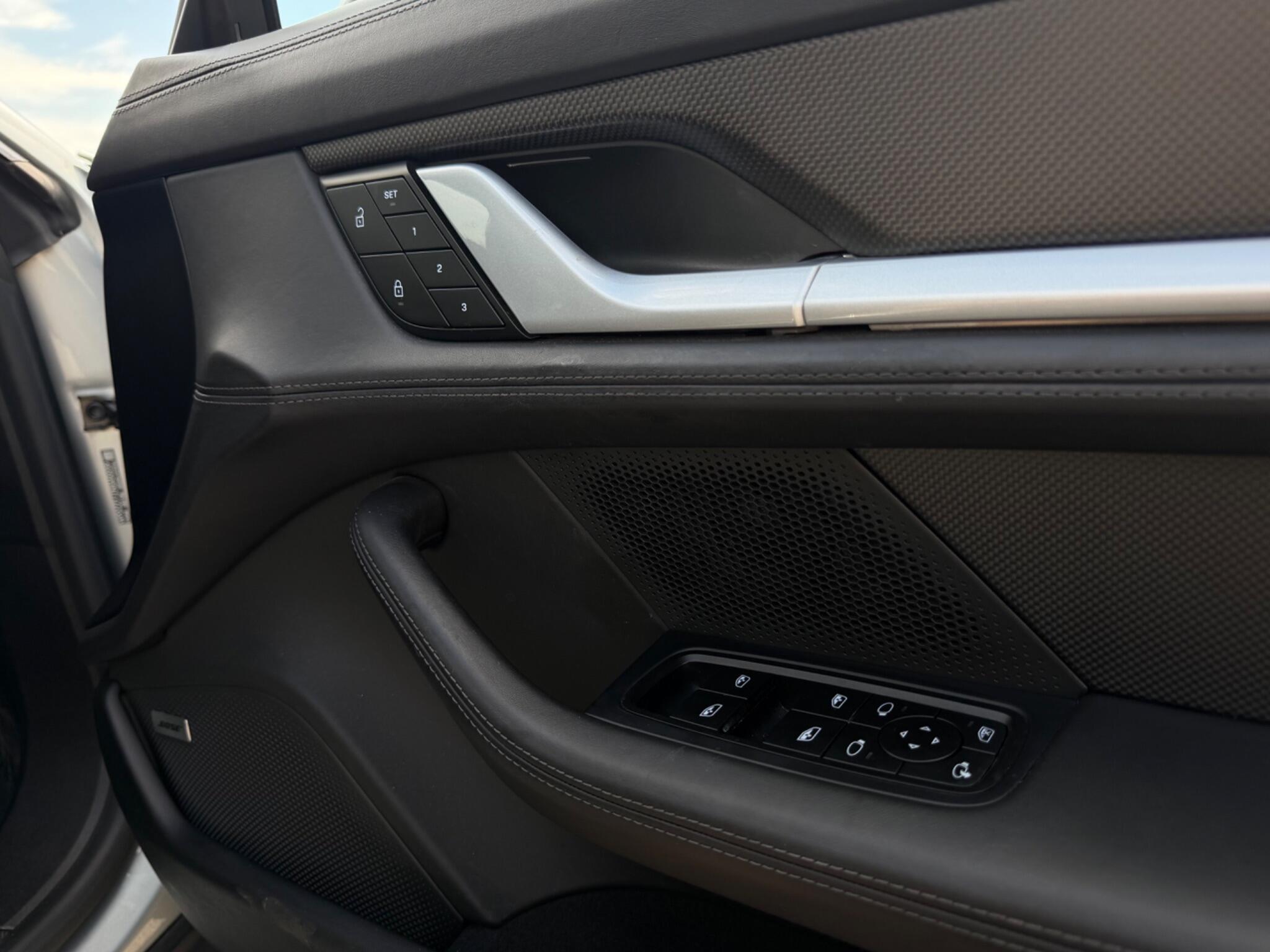 Porsche Taycan view 25