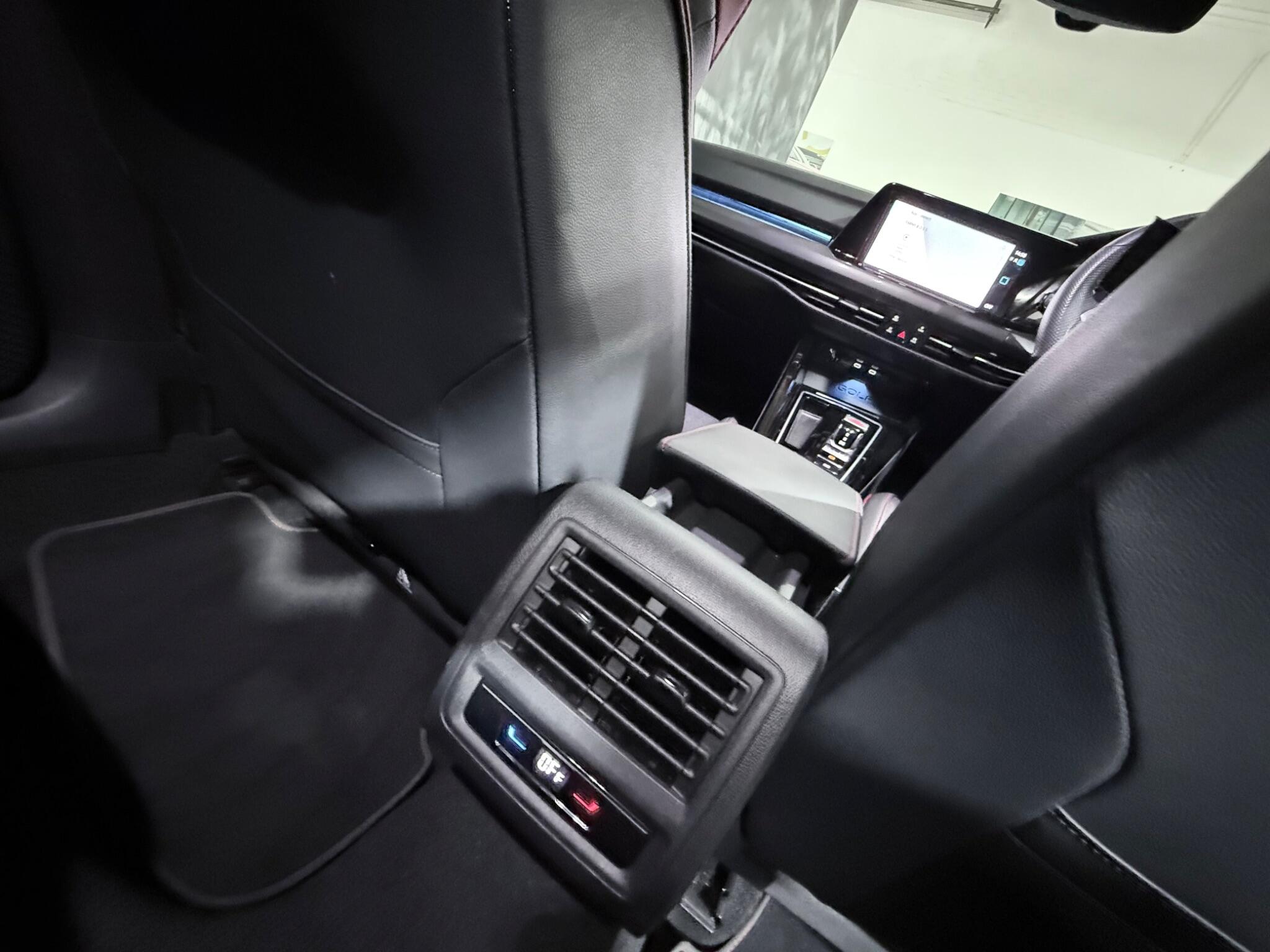 Volkswagen Golf view 14