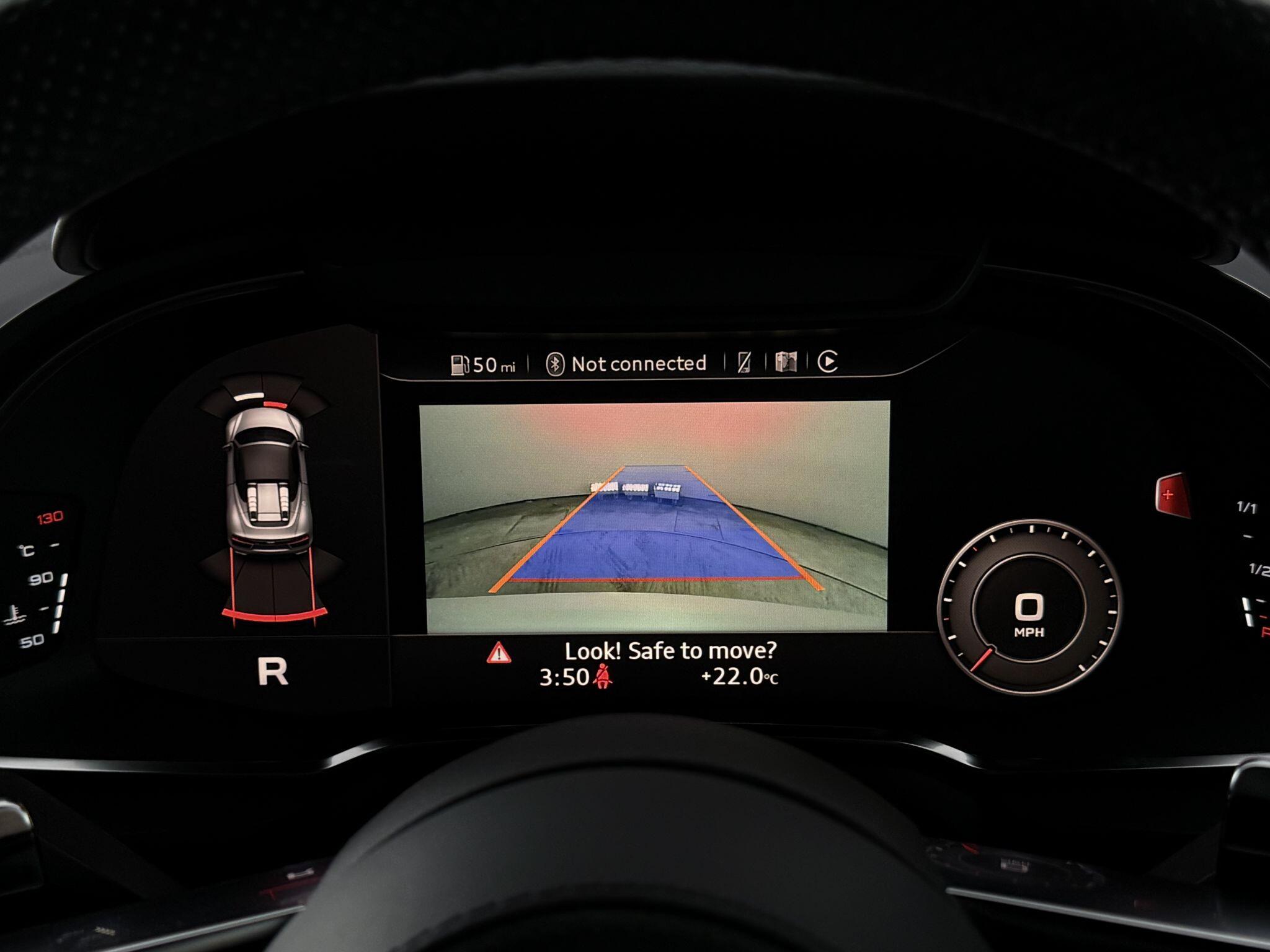 Audi R8 view 34