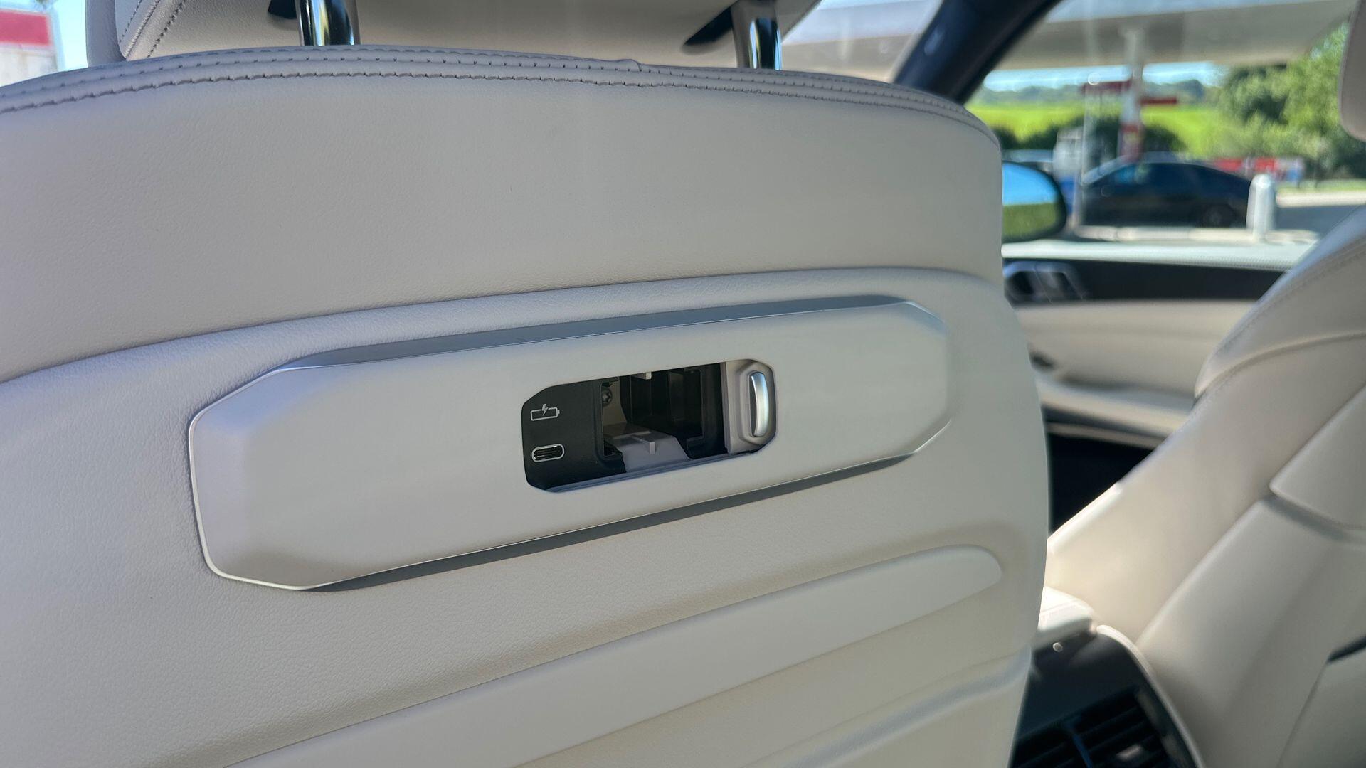 BMW X5 view 26