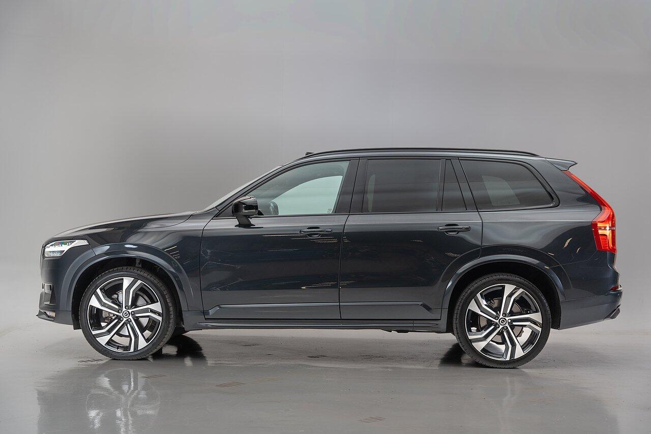 Volvo XC90 view 10