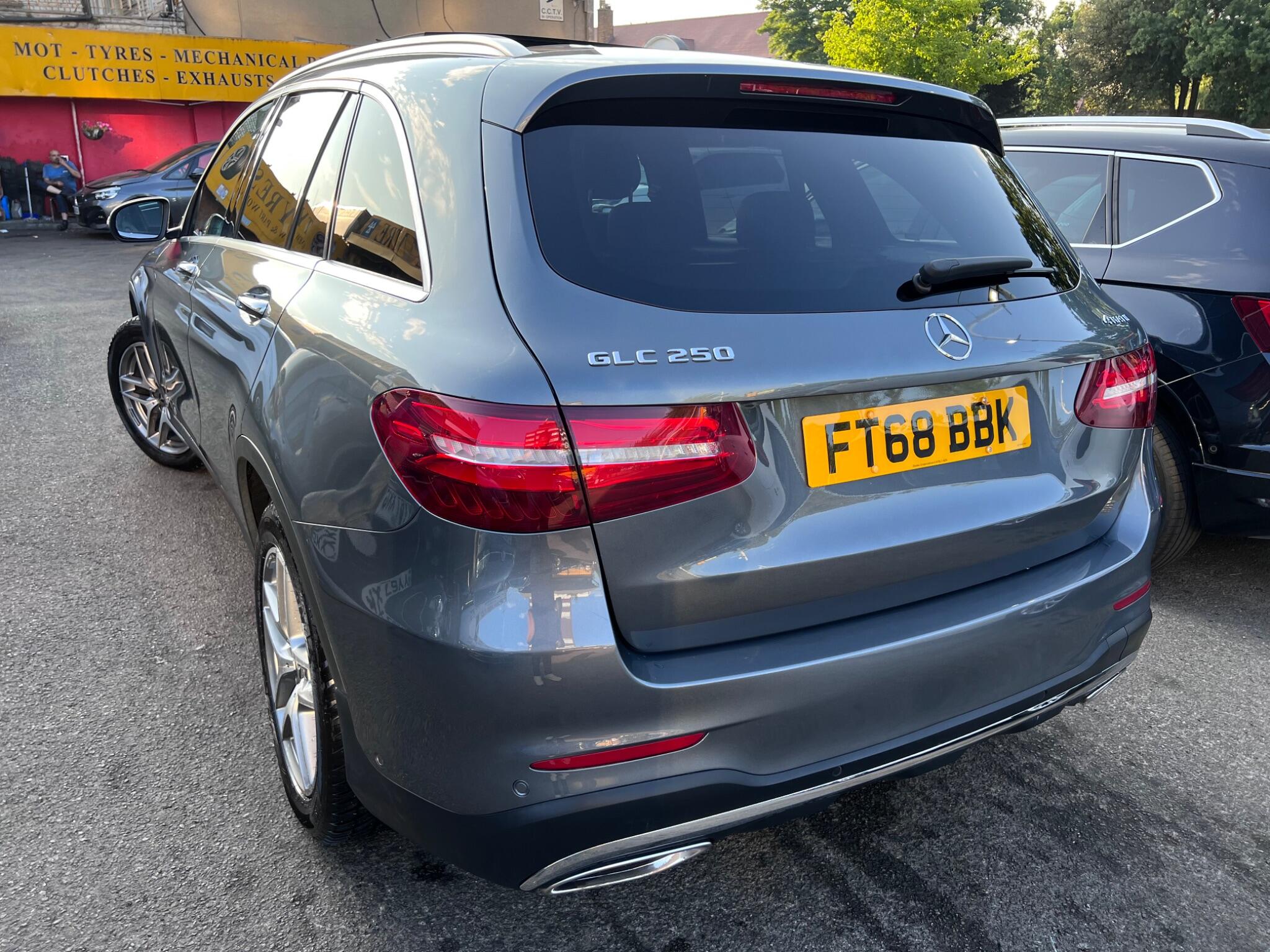 Mercedes-Benz GLC view 14