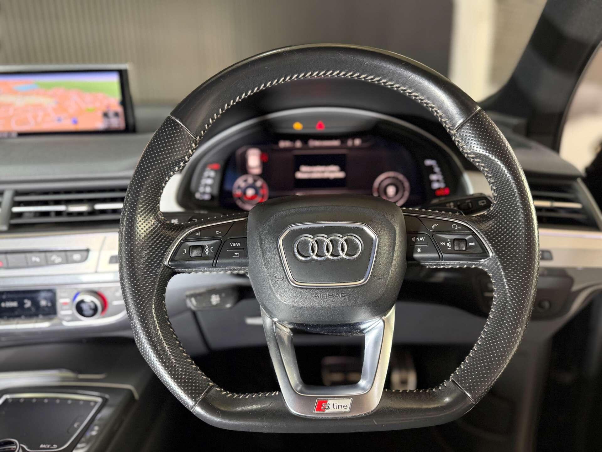 Audi Q7 view 25