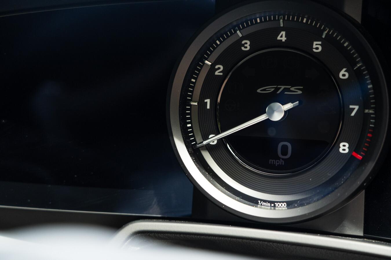 Porsche 911 view 35