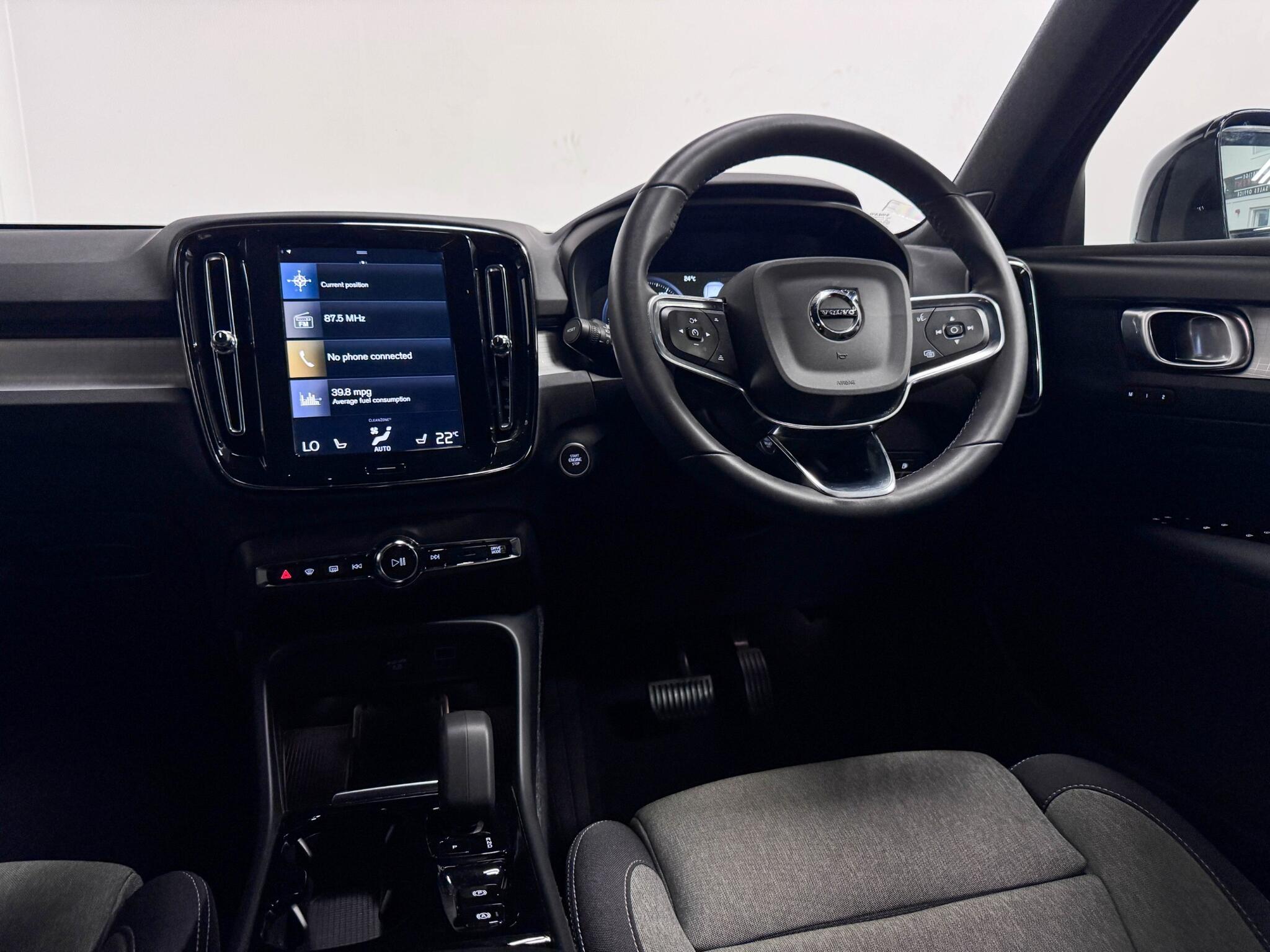 Volvo XC40 view 31