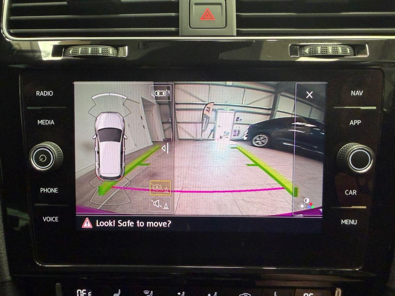 Volkswagen Golf view 54