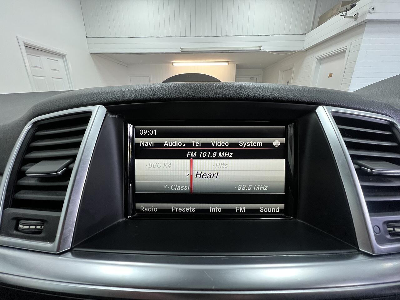 Mercedes-Benz M-Class view 11
