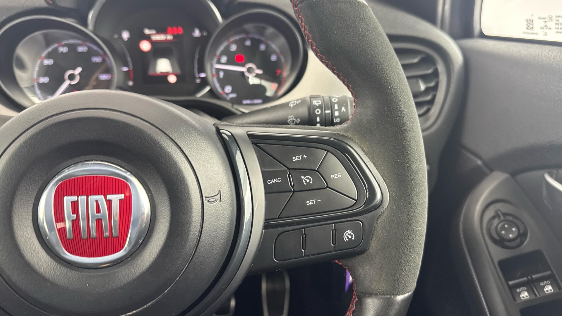 Fiat 500X view 38
