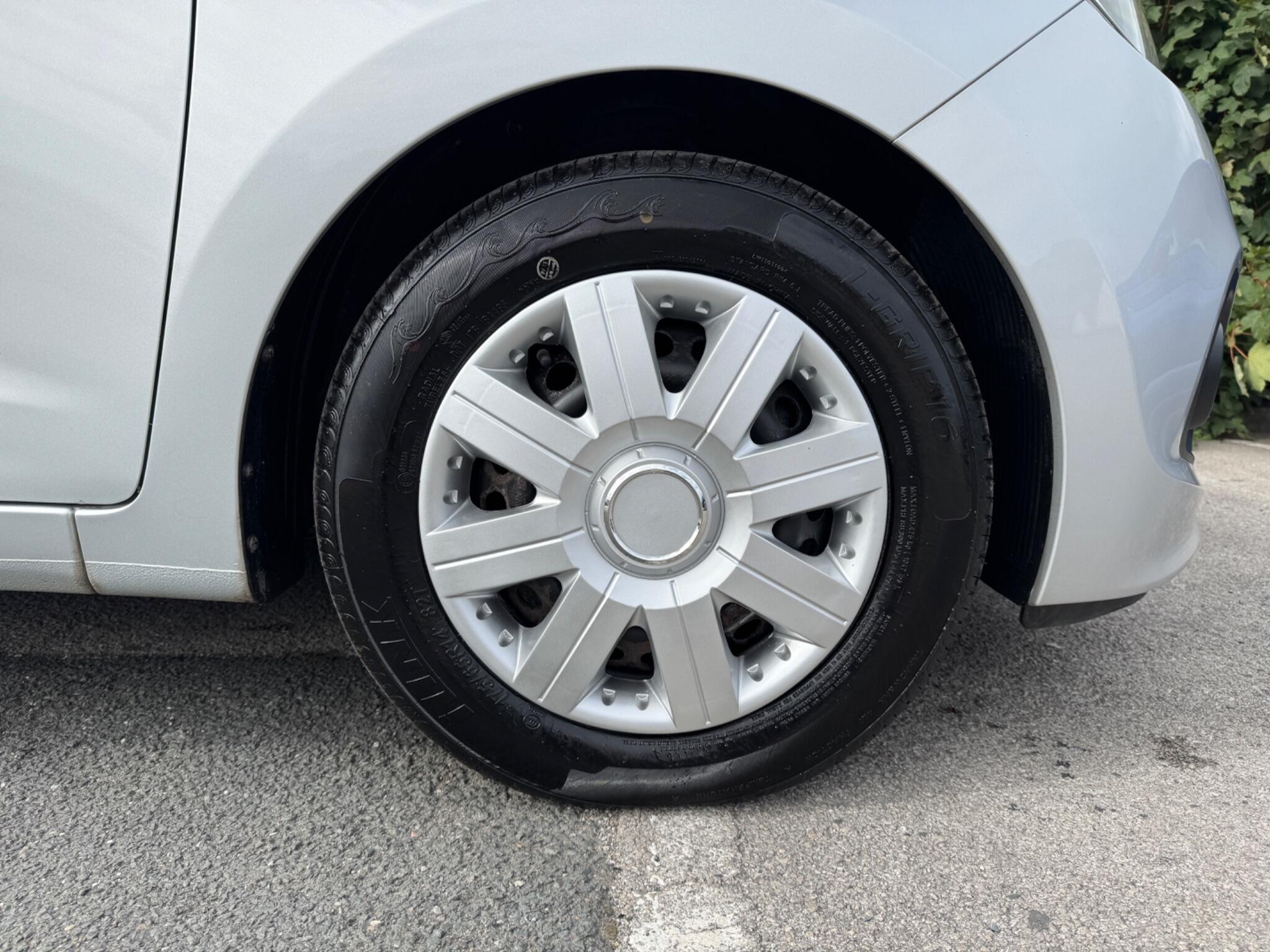 Hyundai I10 view 12