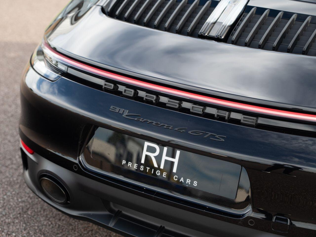 Porsche 911 view 20