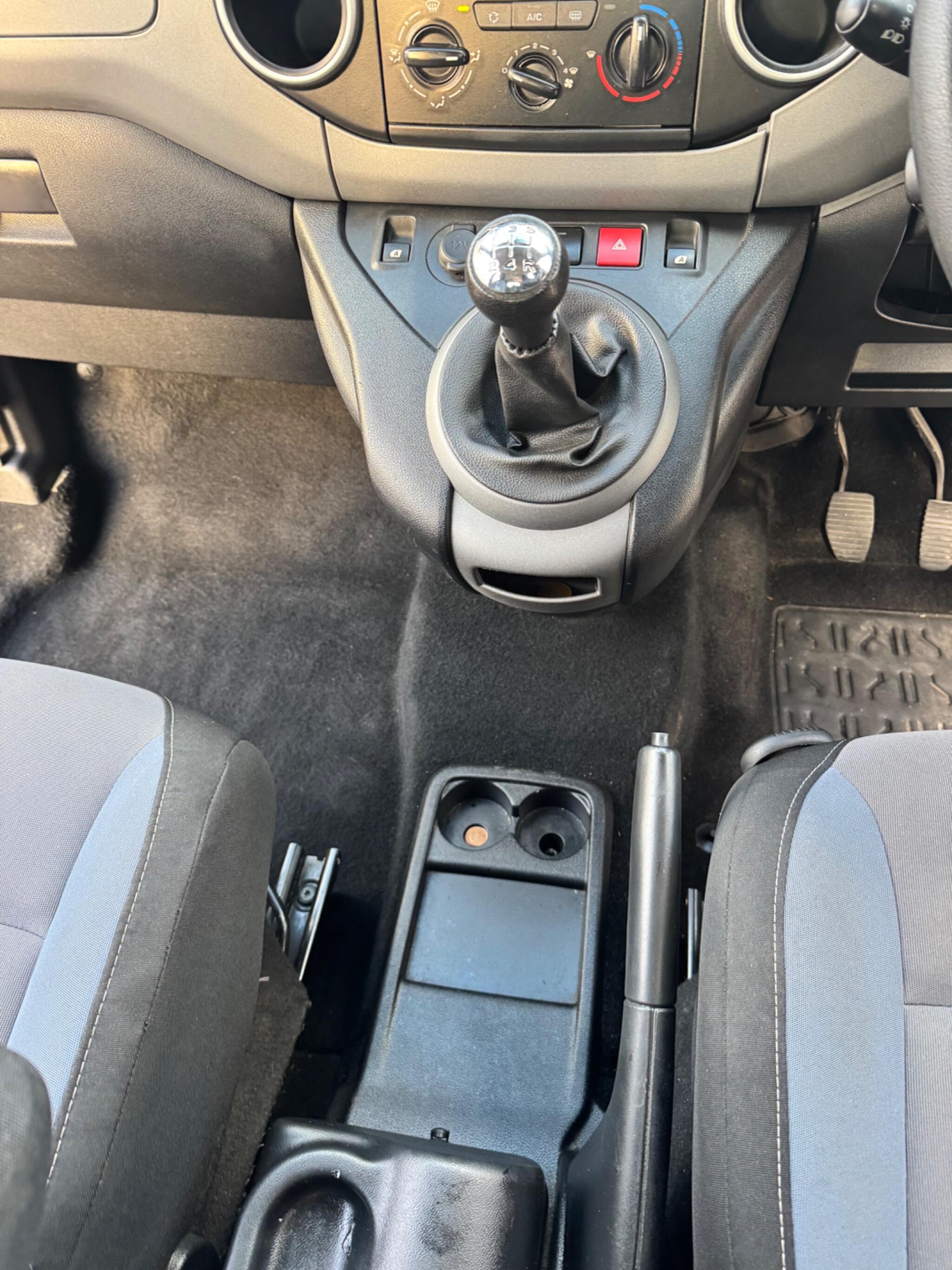 Peugeot Partner Tepee view 23