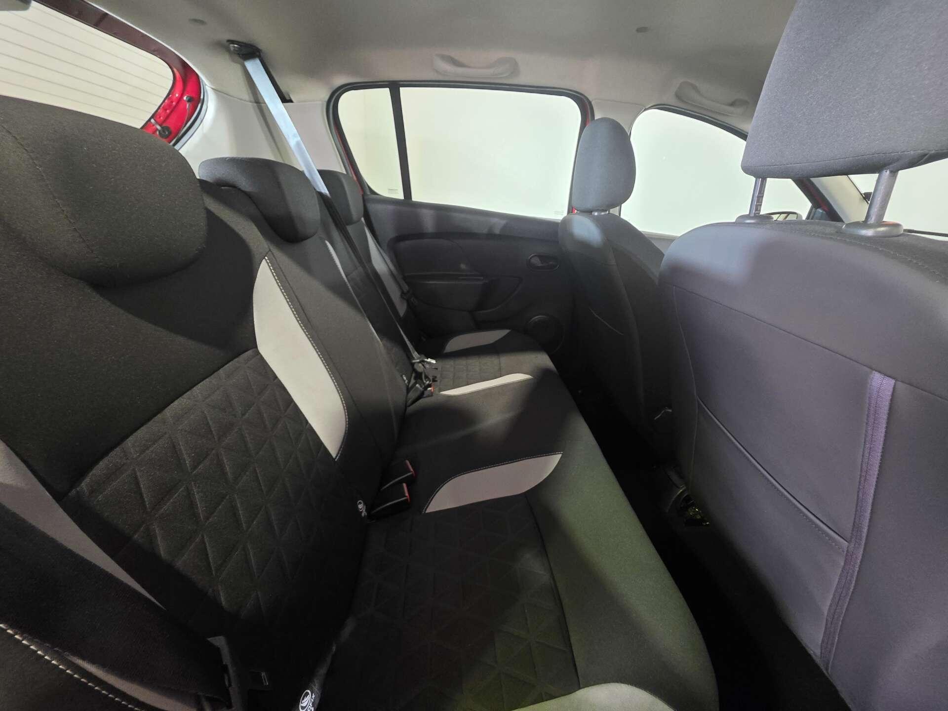 Dacia Sandero view 38