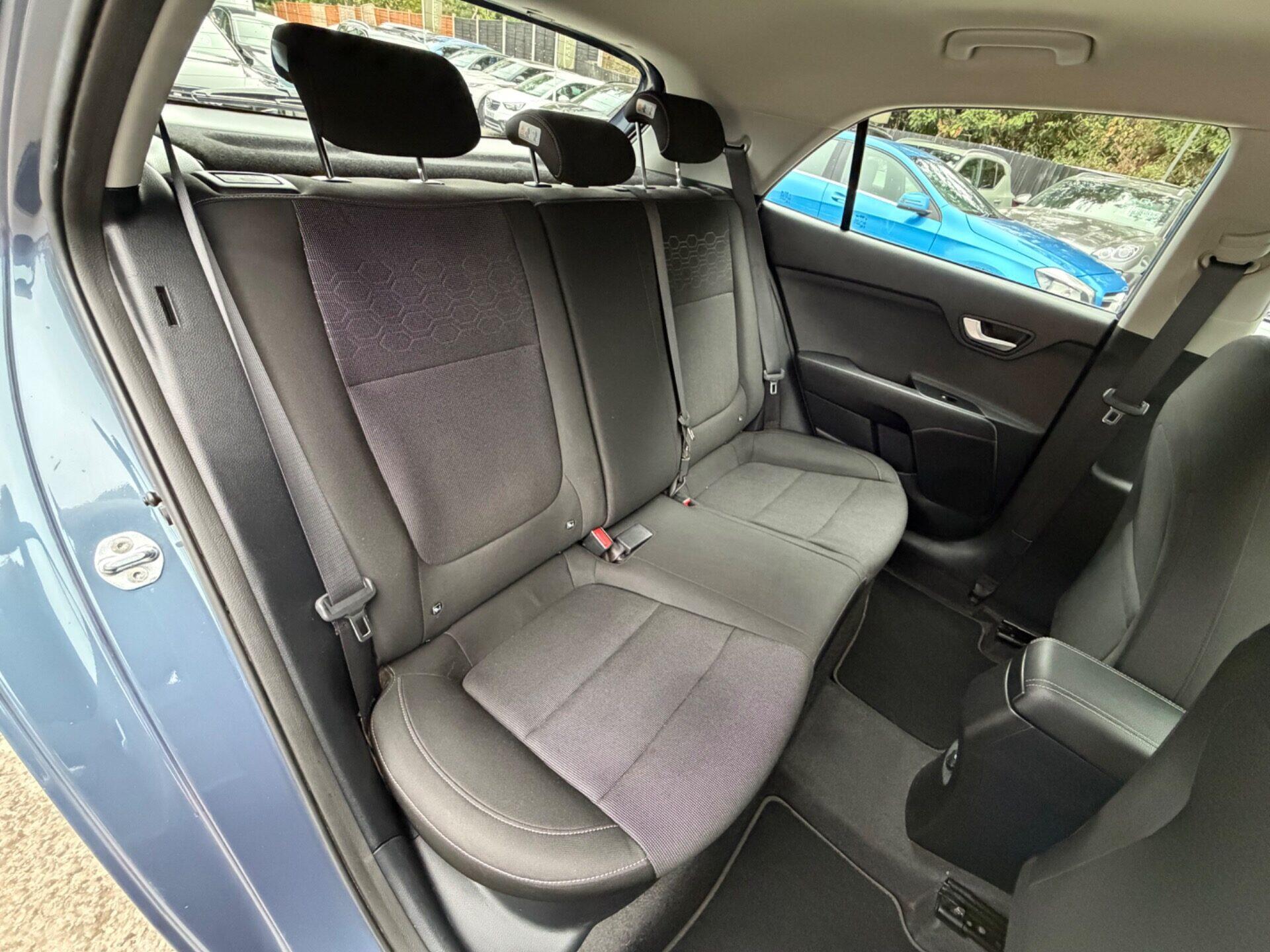 Kia Rio view 18