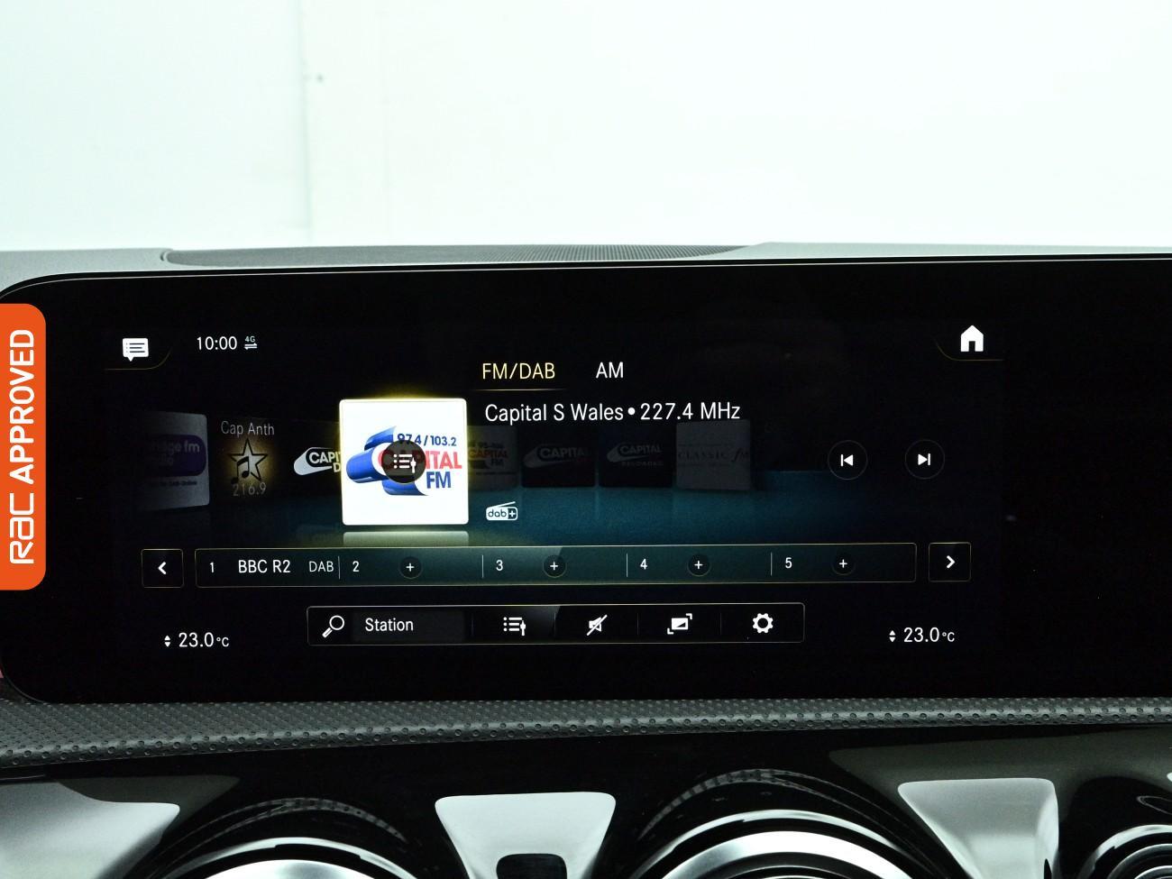 Mercedes-Benz Cla view 17