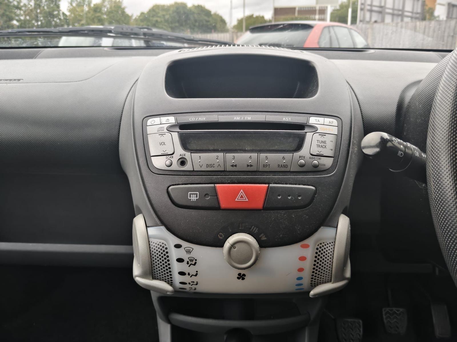Peugeot 107 view 19