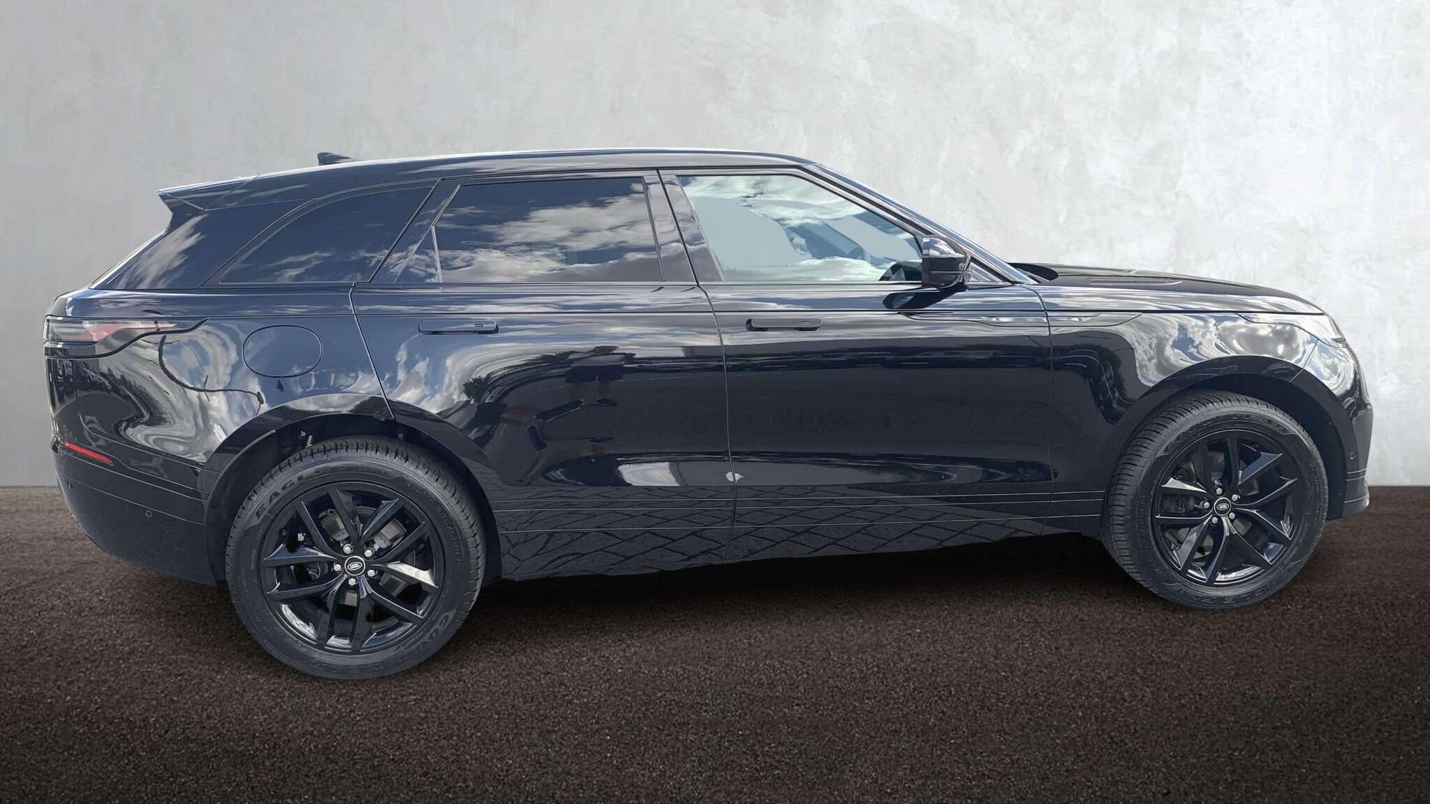 Land Rover Range Rover Velar view 5