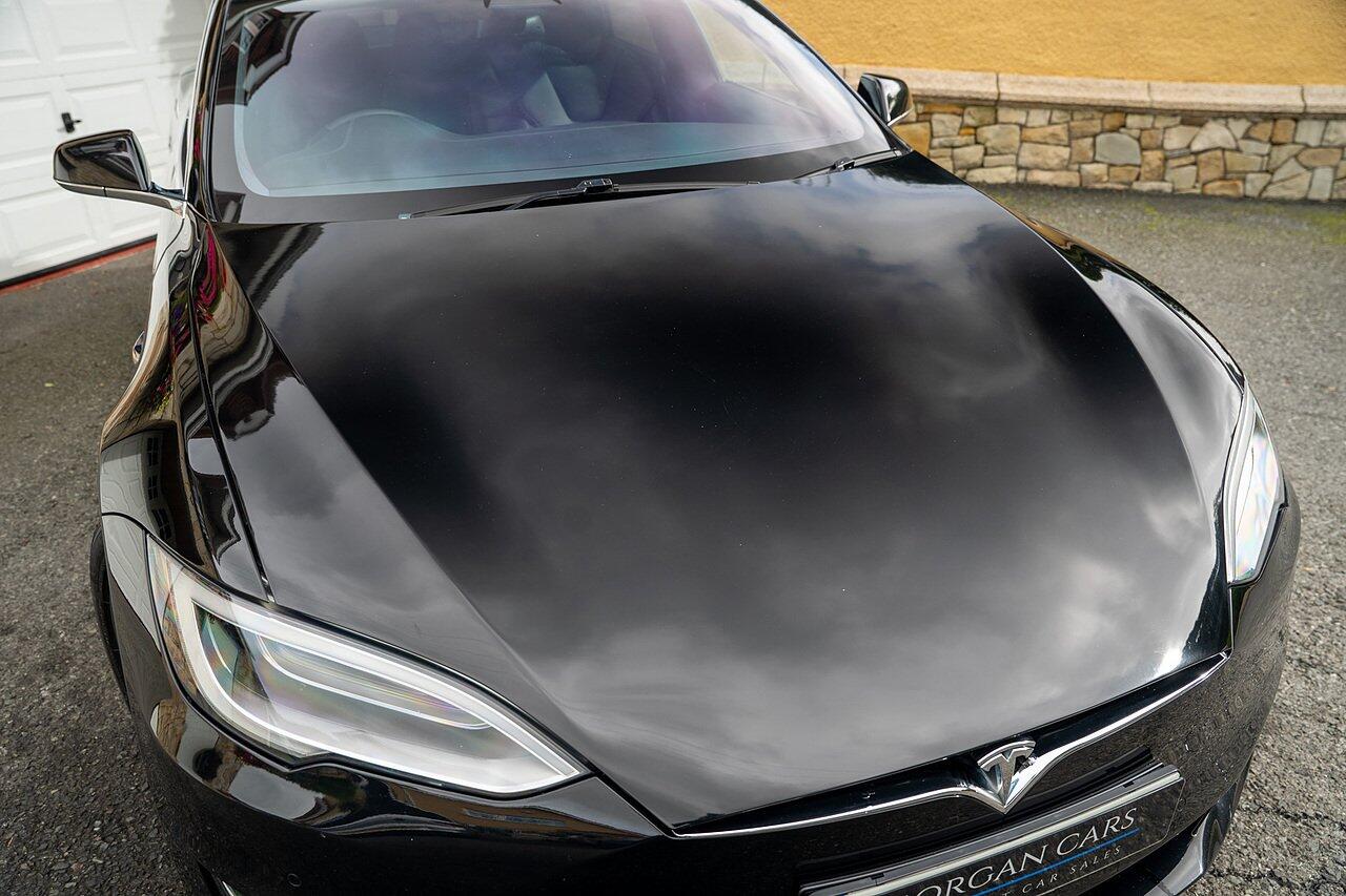 Tesla Model S view 21