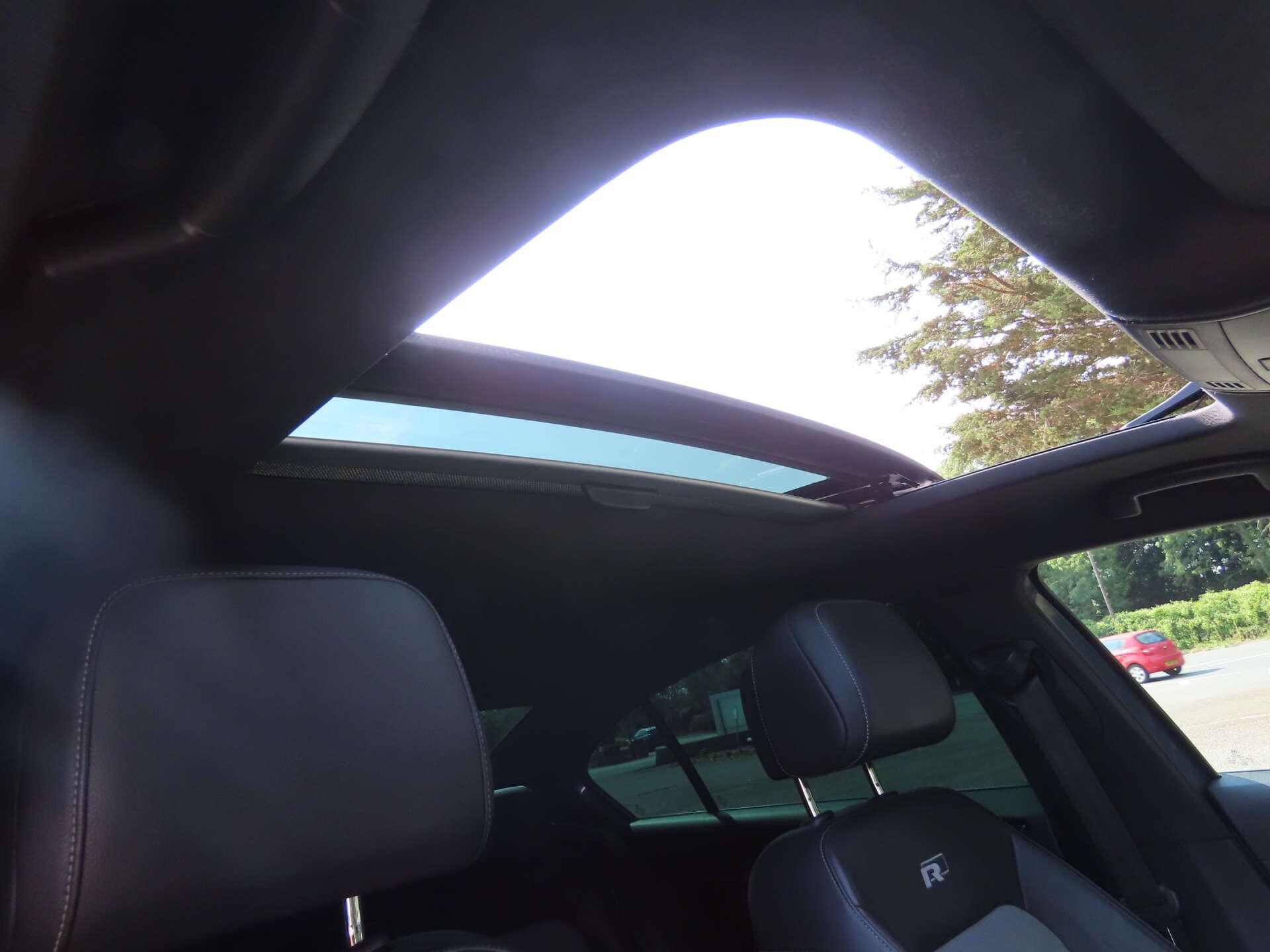 Volkswagen Passat view 13
