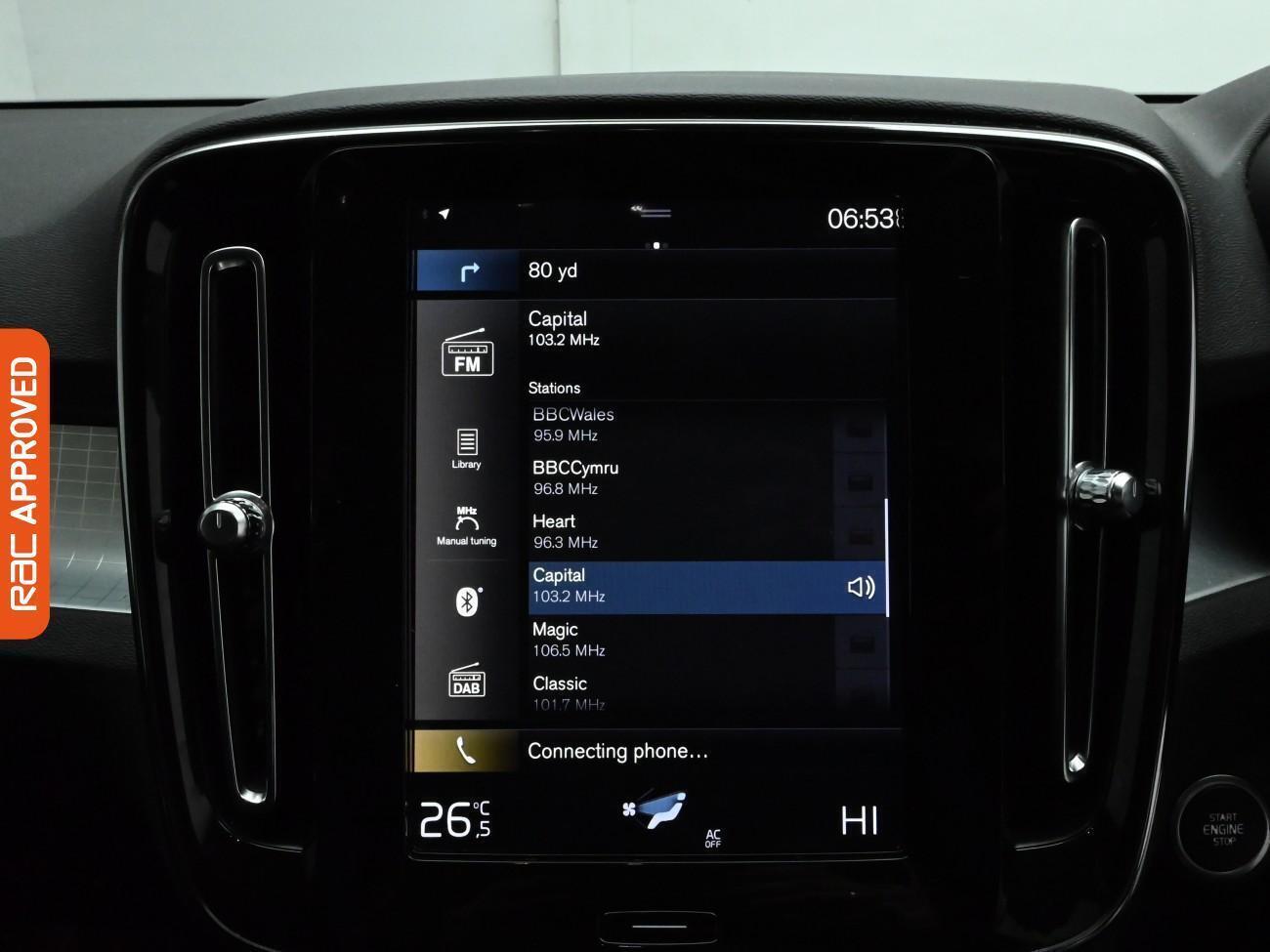 Volvo XC40 view 16