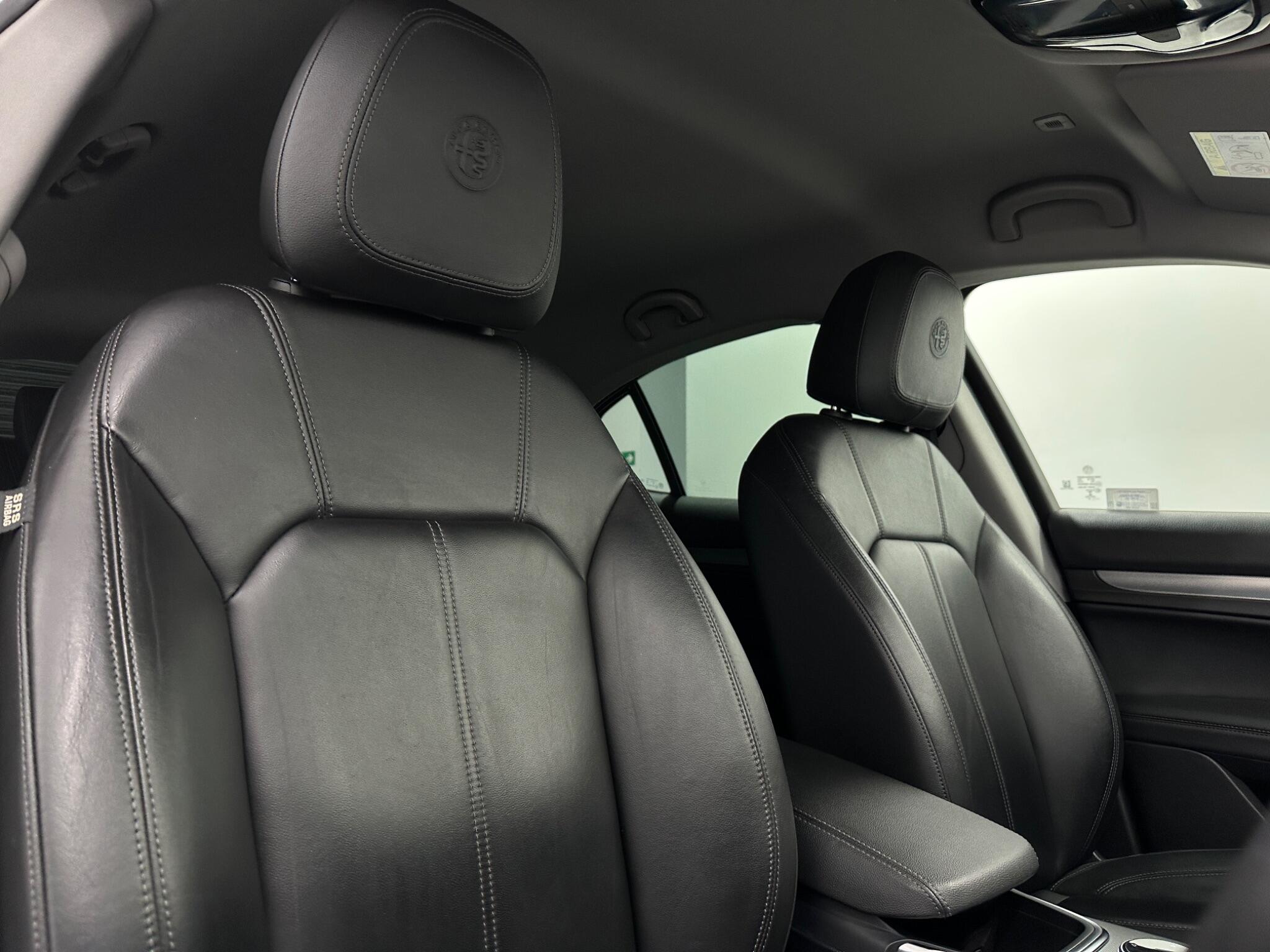 Alfa Romeo Stelvio view 32