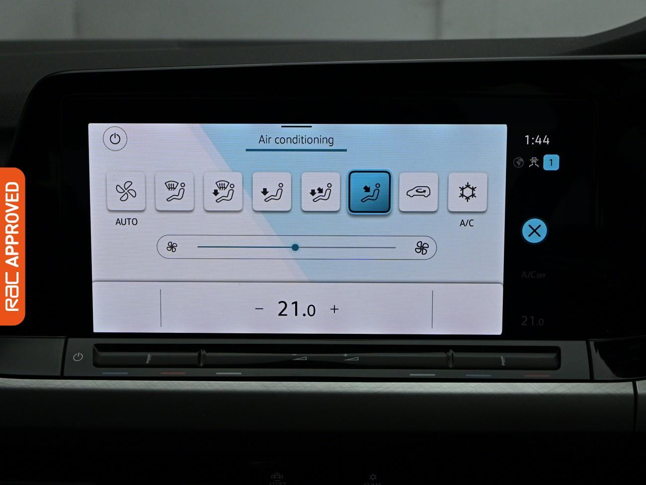 Volkswagen Golf view 18